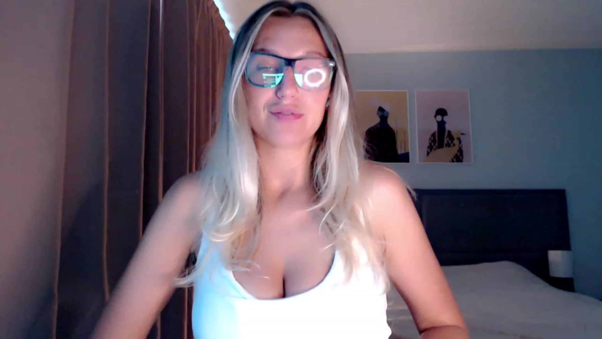 Gallery image thumbnail from VivicaCoke's myfreecams stream on, 08/05/2023, 09:56 image 20 of 20