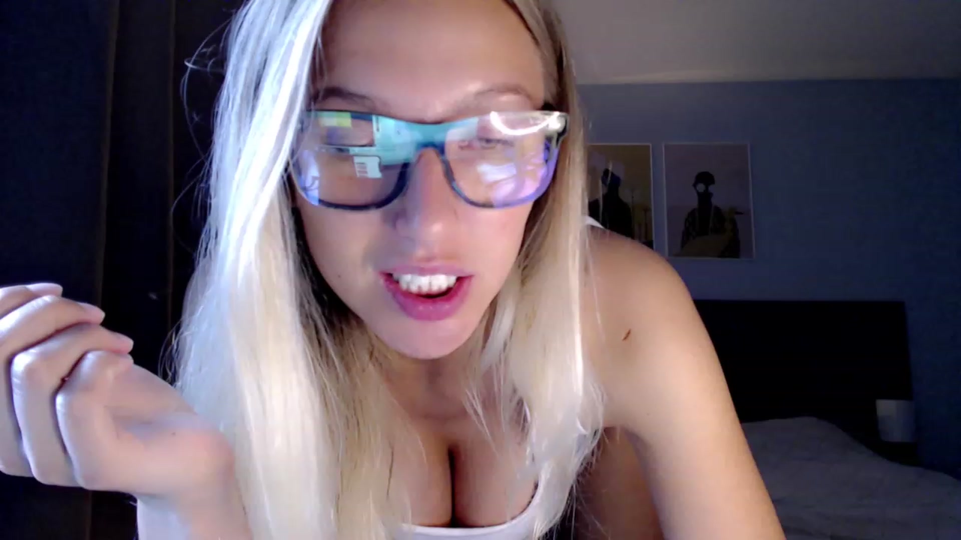 Gallery image thumbnail from VivicaCoke's myfreecams stream on, 08/05/2023, 09:56 image 4 of 20