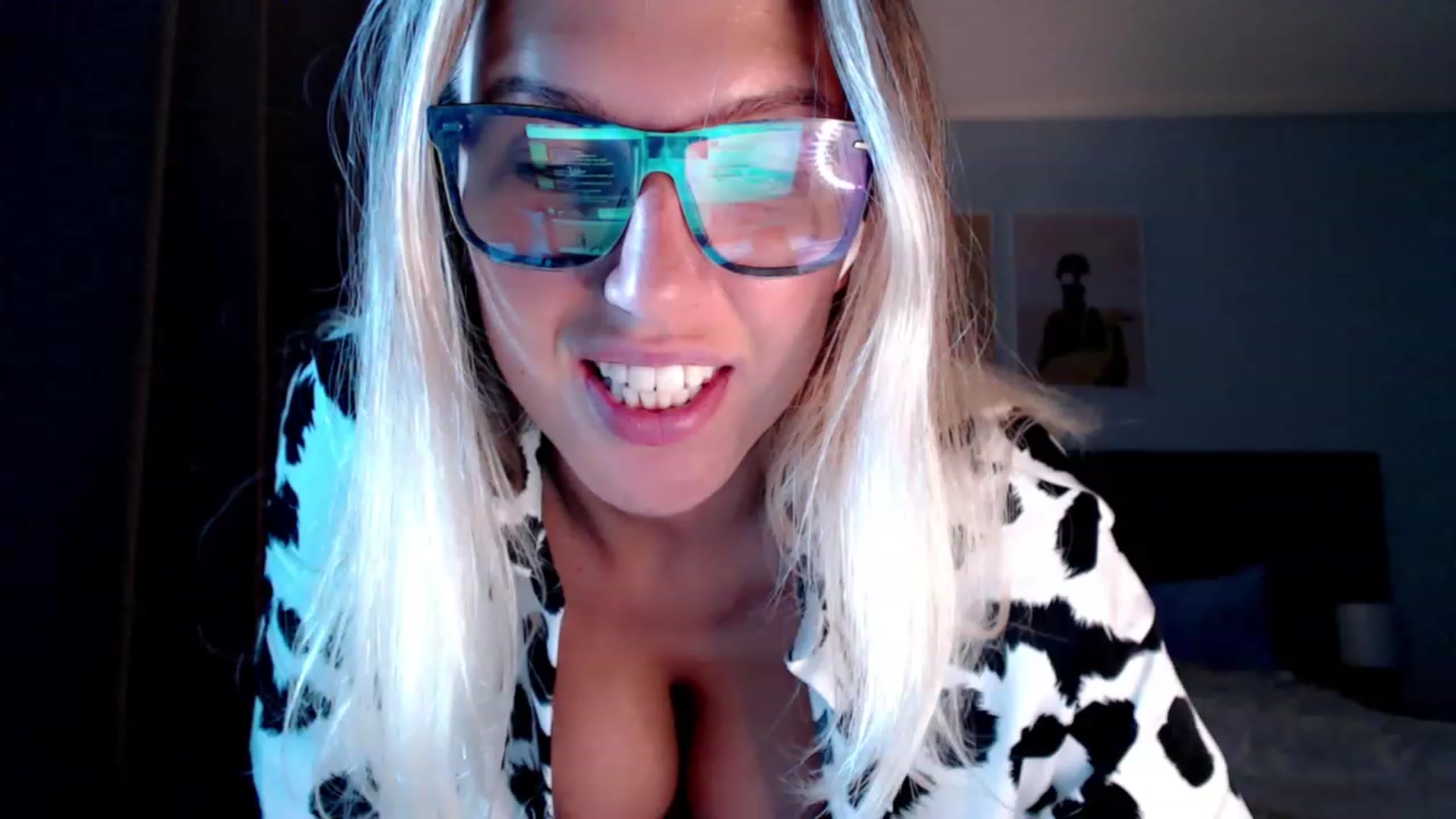 Gallery image thumbnail from VivicaCoke's myfreecams stream on, 08/05/2023, 11:38 image 7 of 20