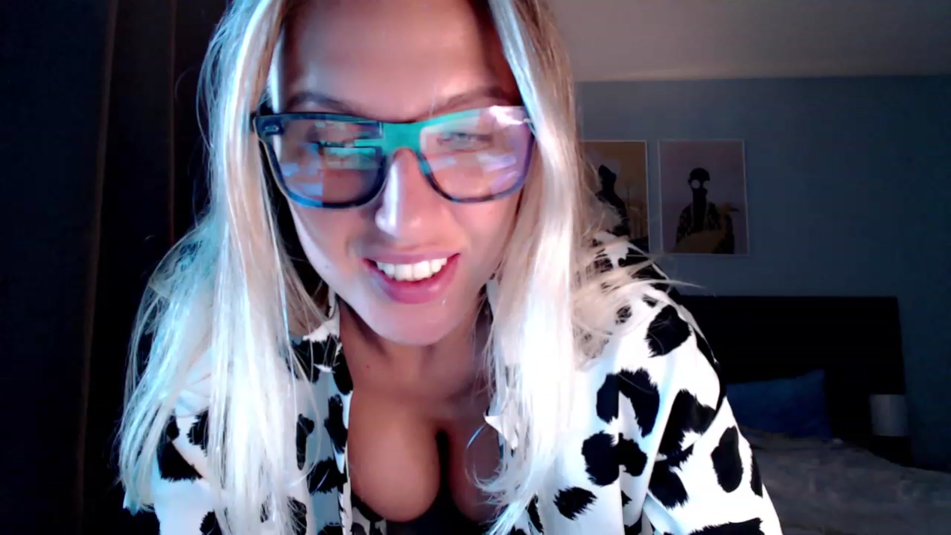 Gallery image thumbnail from VivicaCoke's myfreecams stream on, 08/05/2023, 11:38 image 5 of 20