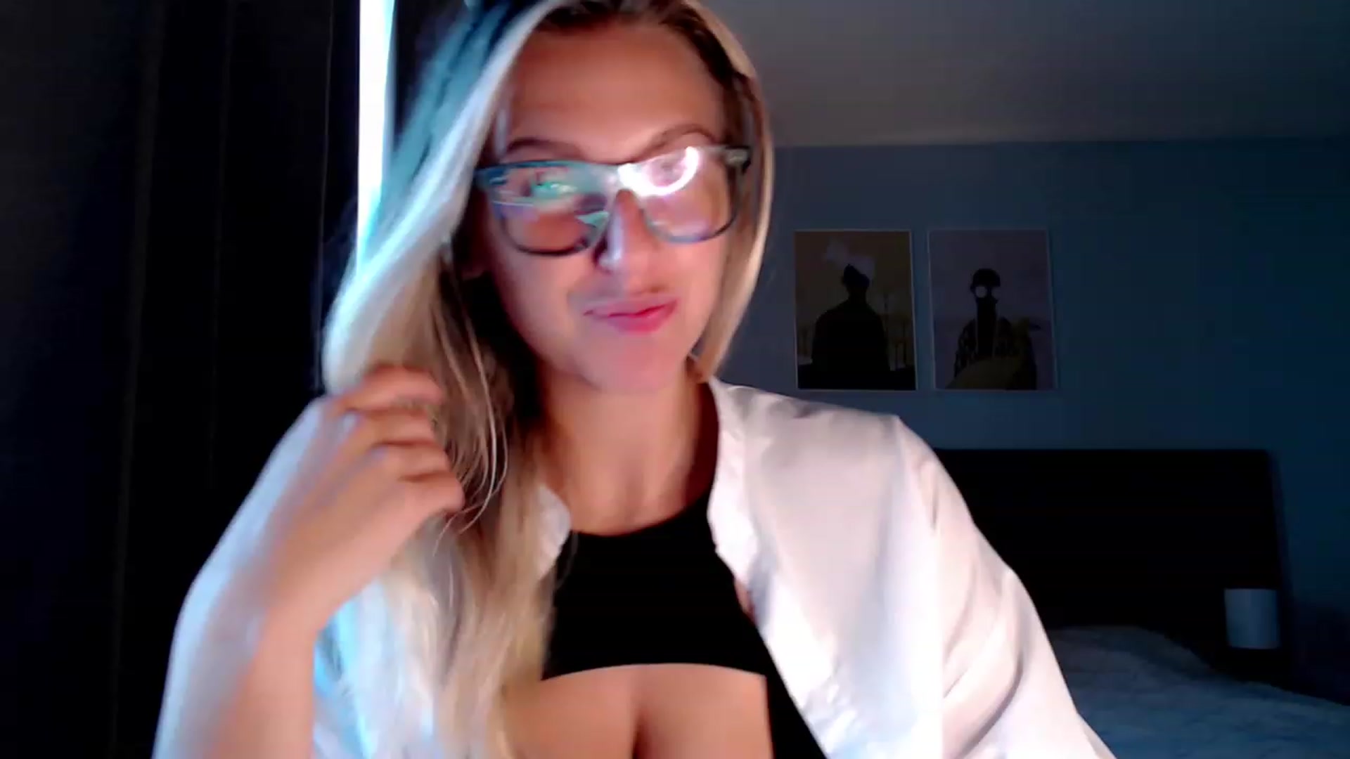 Gallery image thumbnail from VivicaCoke's myfreecams stream on, 08/12/2023, 09:40 image 7 of 20