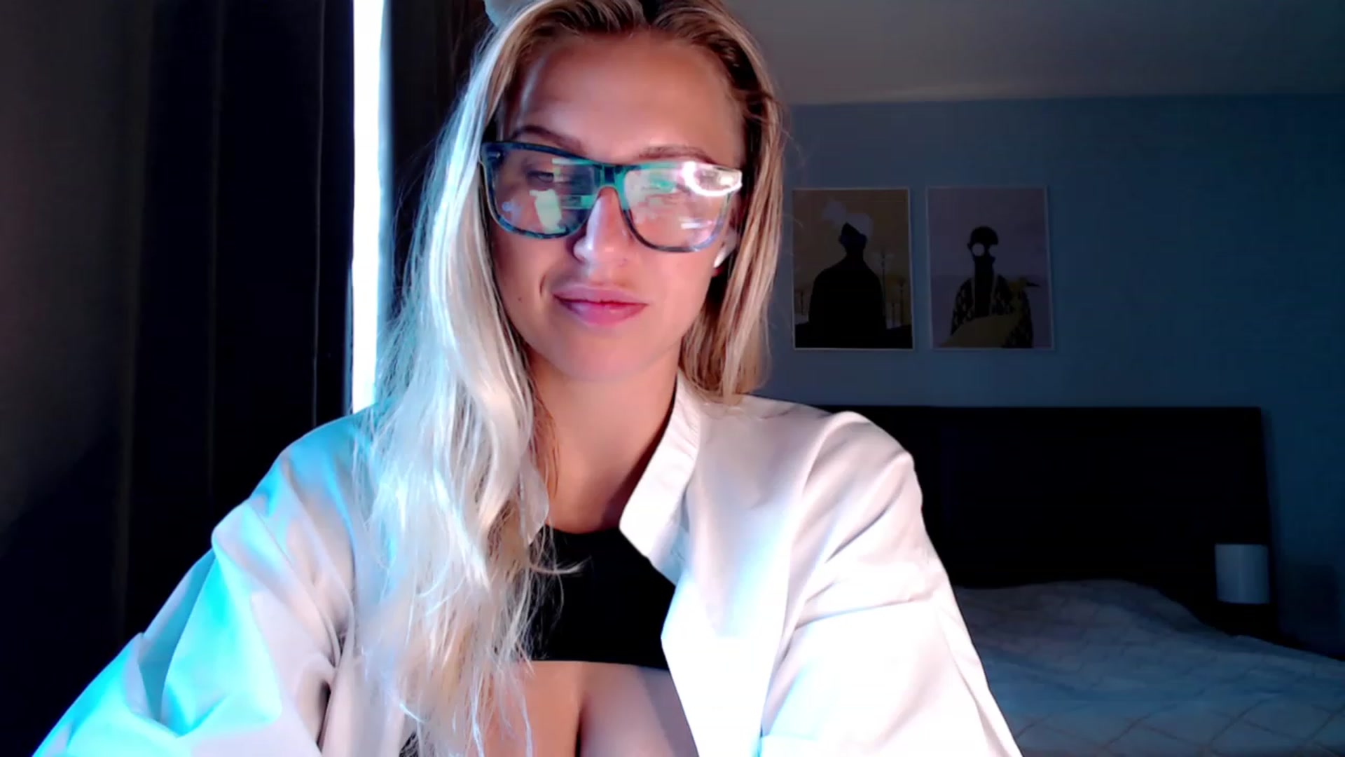 Gallery image thumbnail from VivicaCoke's myfreecams stream on, 08/12/2023, 09:40 image 3 of 20