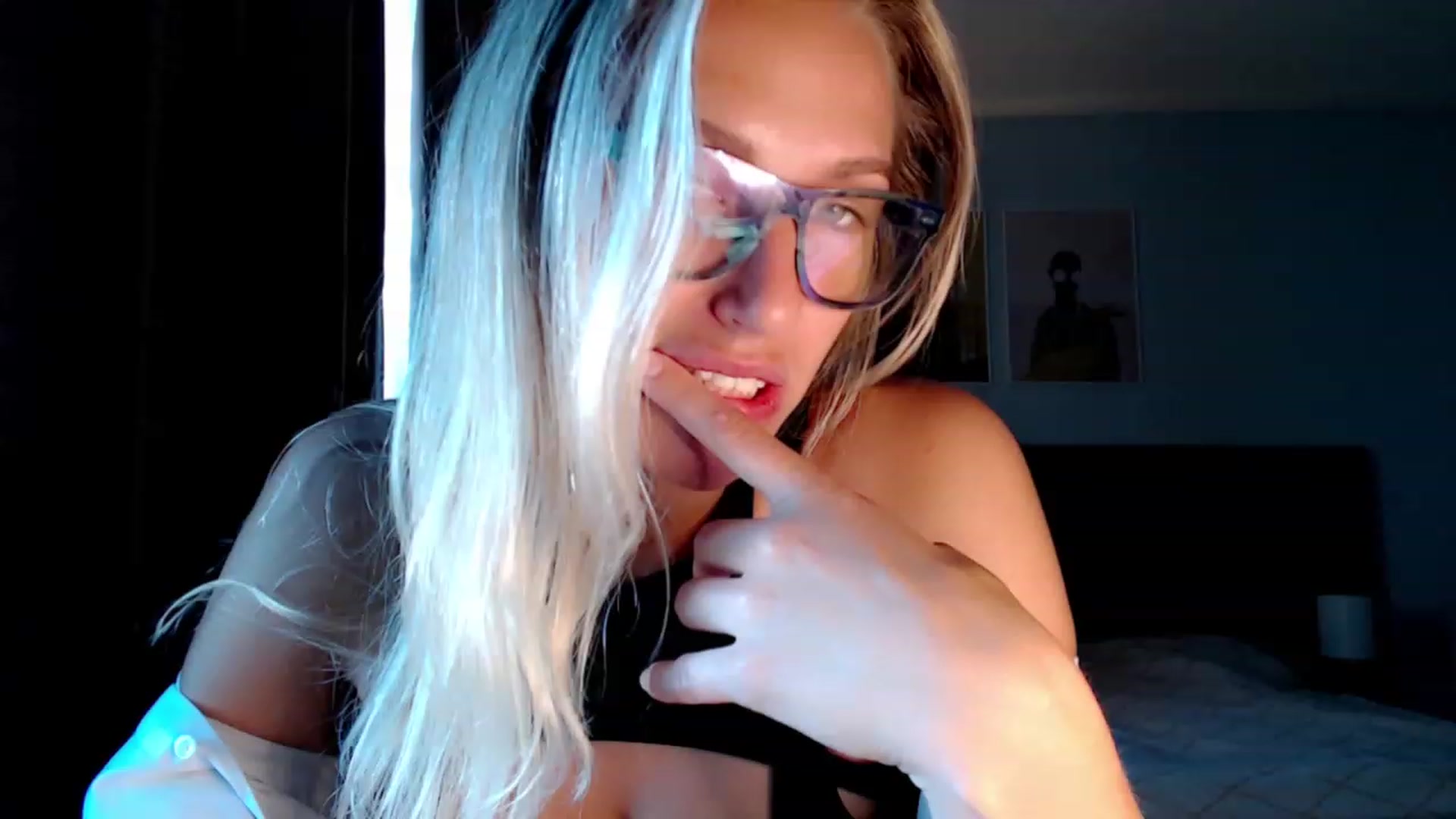 Gallery image thumbnail from VivicaCoke's myfreecams stream on, 08/12/2023, 09:40 image 17 of 20