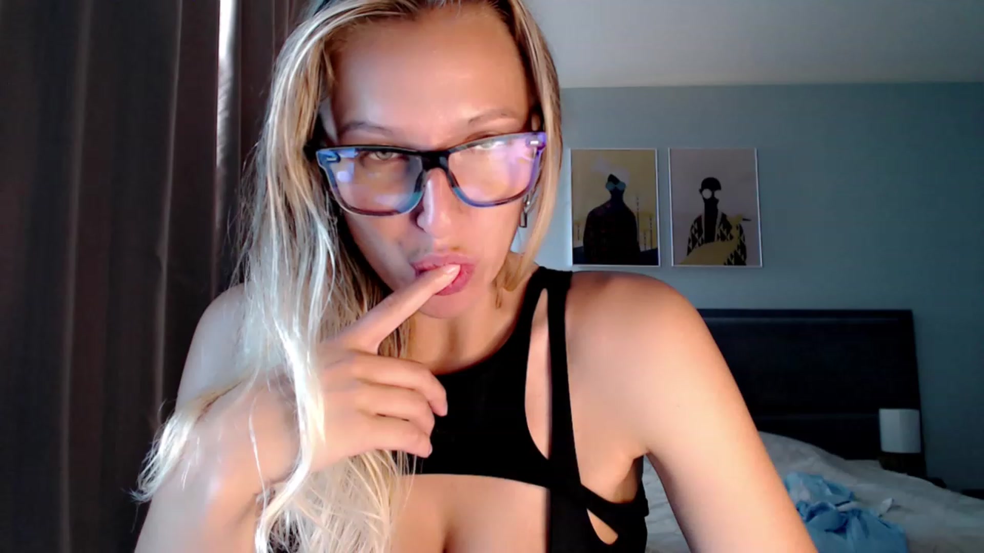 Gallery image thumbnail from VivicaCoke's myfreecams stream on, 08/13/2023, 11:25 image 15 of 20
