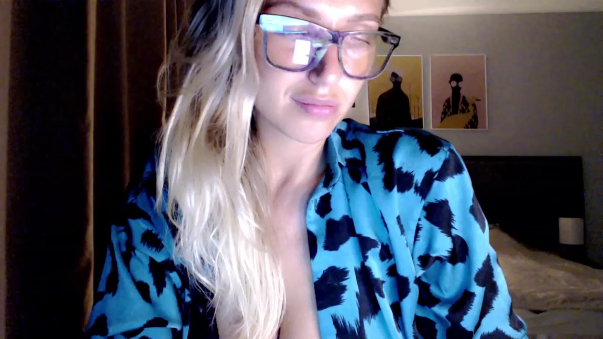 Gallery image thumbnail from VivicaCoke's myfreecams stream on, 08/16/2023, 19:10 image 15 of 20