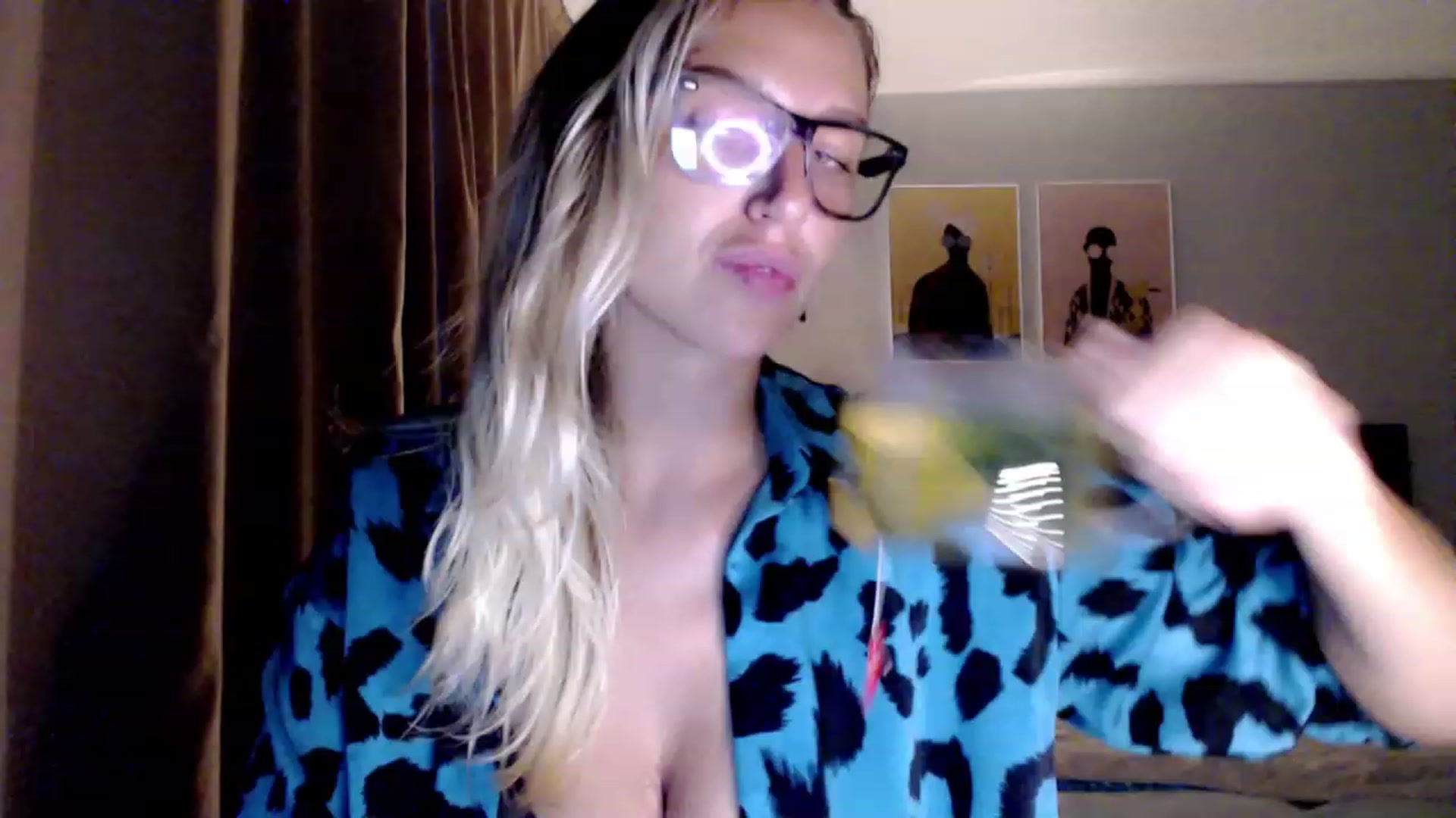 Gallery image thumbnail from VivicaCoke's myfreecams stream on, 08/16/2023, 19:10 image 10 of 20