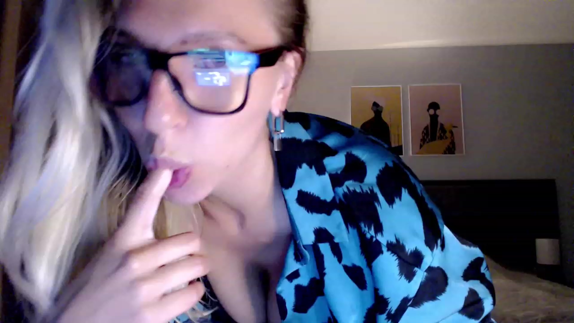Gallery image thumbnail from VivicaCoke's myfreecams stream on, 08/16/2023, 19:10 image 11 of 20