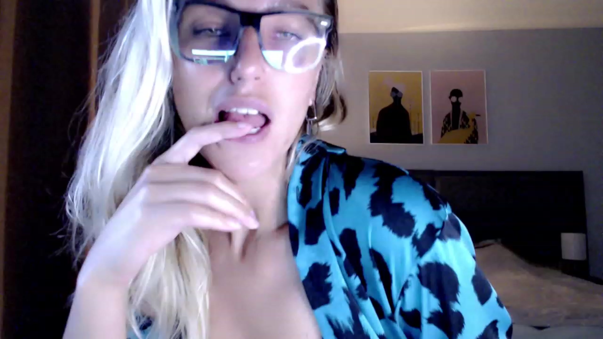 Gallery image thumbnail from VivicaCoke's myfreecams stream on, 08/16/2023, 19:10 image 2 of 20