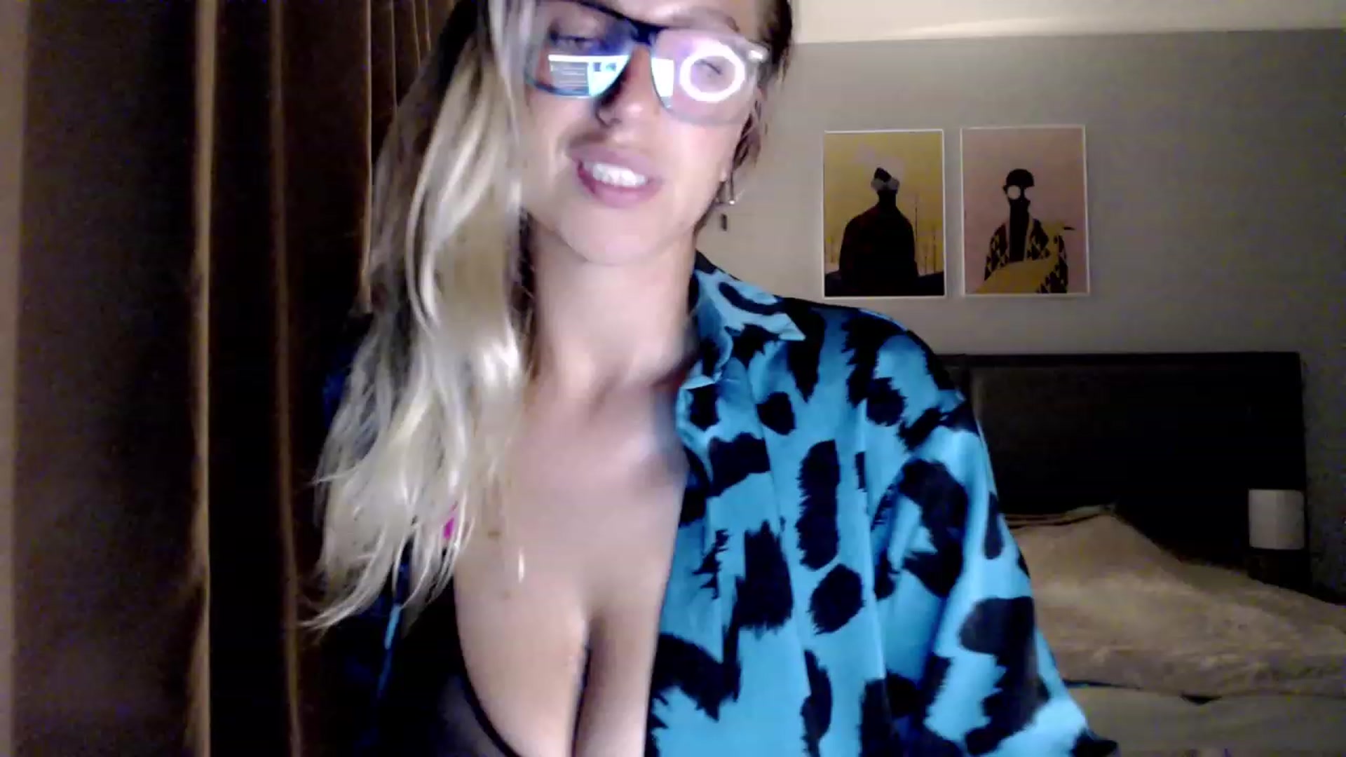 Gallery image thumbnail from VivicaCoke's myfreecams stream on, 08/16/2023, 19:10 image 14 of 20