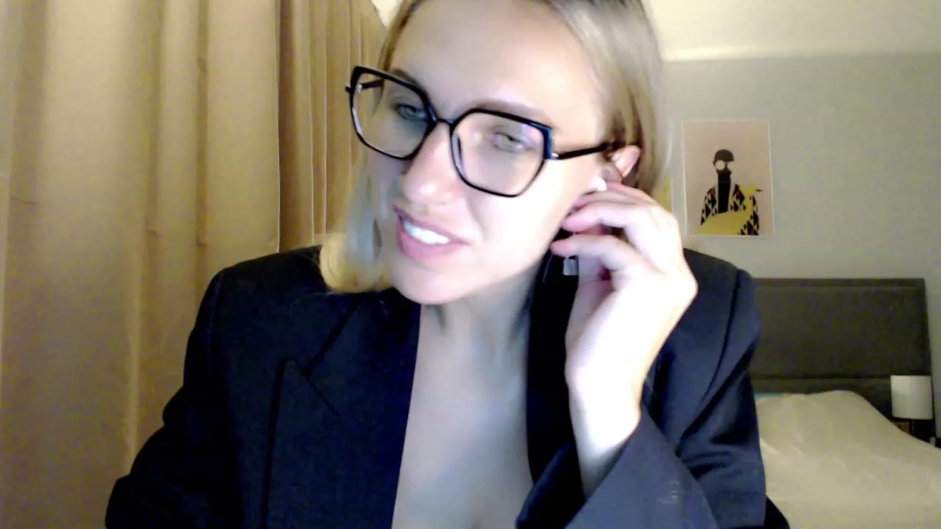 Gallery image thumbnail from VivicaCoke's myfreecams stream on, 08/27/2023, 19:18 image 6 of 20