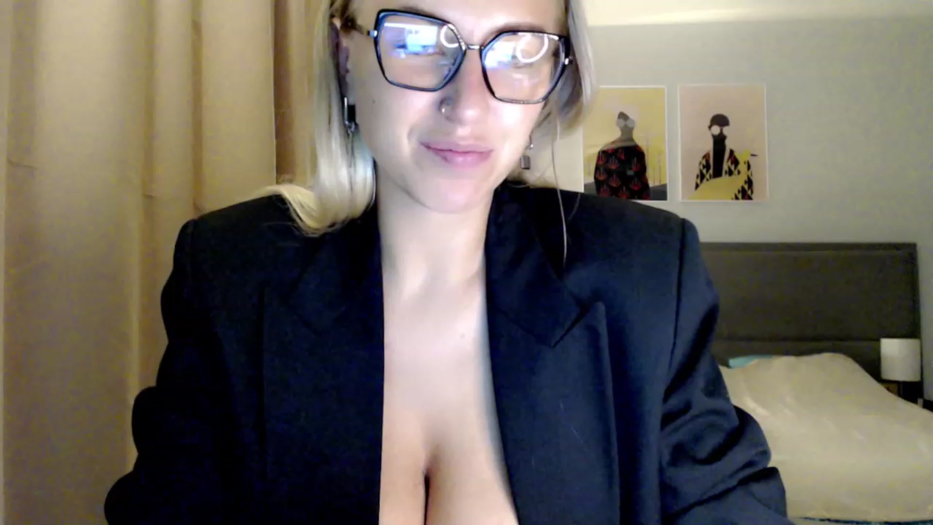 Gallery image thumbnail from VivicaCoke's myfreecams stream on, 08/27/2023, 19:18 image 10 of 20