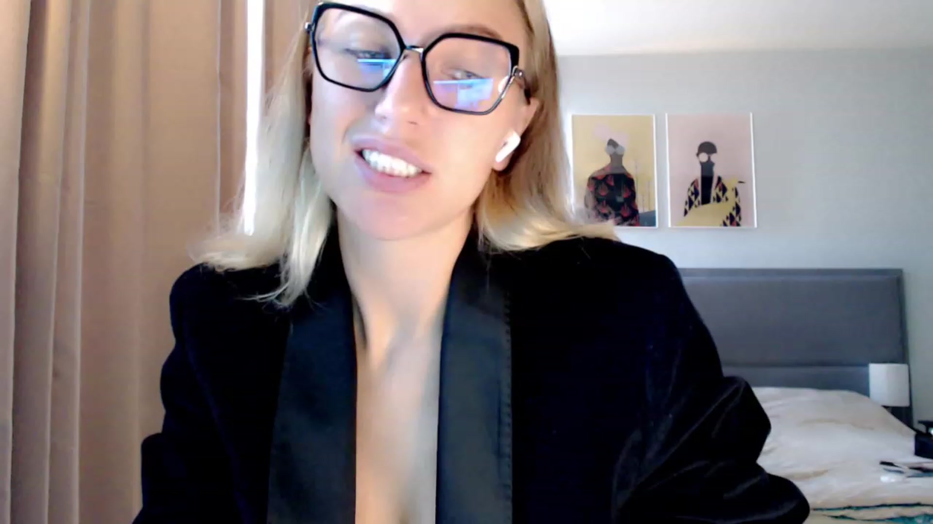 Gallery image thumbnail from VivicaCoke's myfreecams stream on, 09/02/2023, 11:06 image 10 of 20
