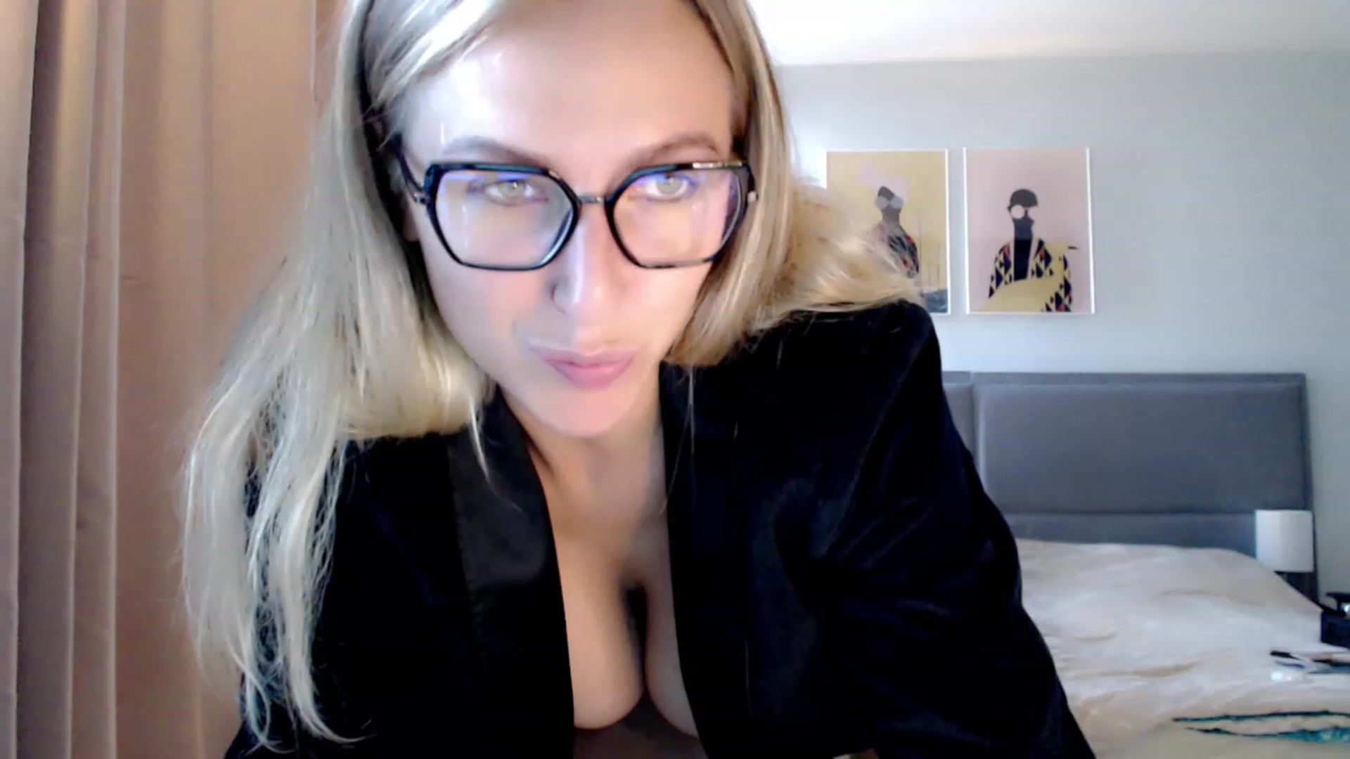 Gallery image thumbnail from VivicaCoke's myfreecams stream on, 09/02/2023, 11:06 image 7 of 20