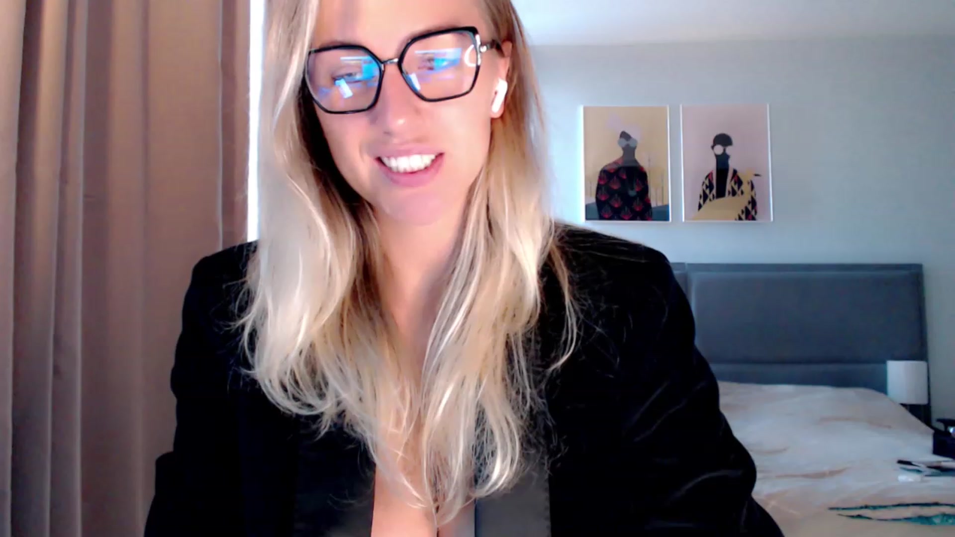 Gallery image thumbnail from VivicaCoke's myfreecams stream on, 09/02/2023, 11:06 image 5 of 20