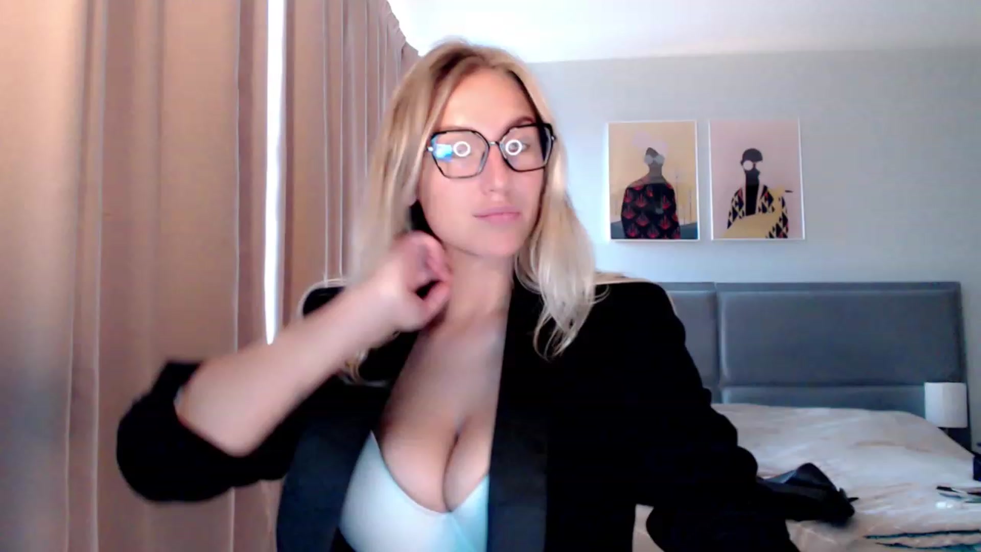 Gallery image thumbnail from VivicaCoke's myfreecams stream on, 09/02/2023, 13:03 image 19 of 20