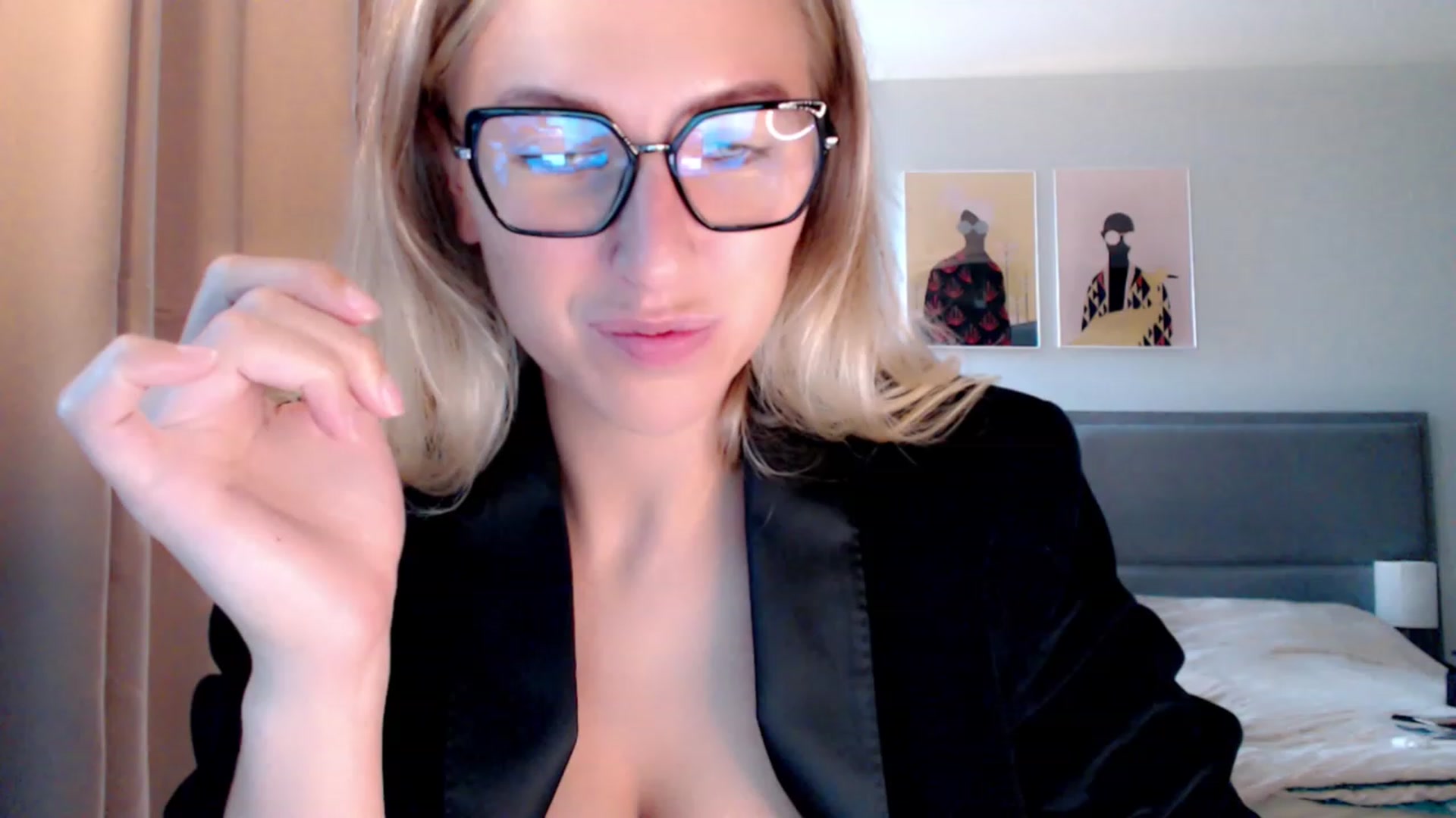 Gallery image thumbnail from VivicaCoke's myfreecams stream on, 09/02/2023, 13:03 image 10 of 20
