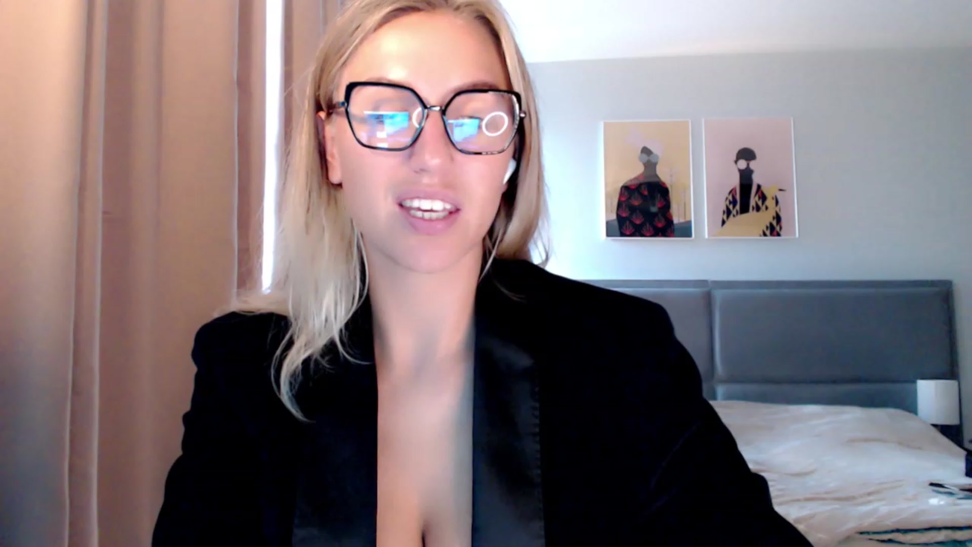 Gallery image thumbnail from VivicaCoke's myfreecams stream on, 09/02/2023, 13:03 image 17 of 20
