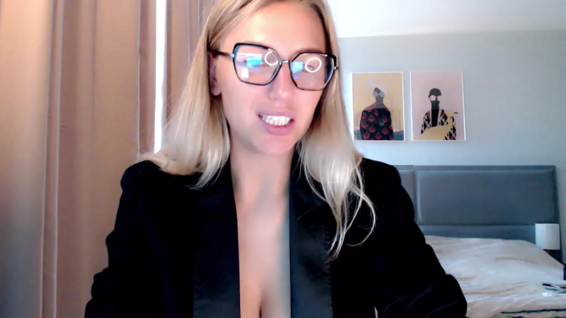 Gallery image thumbnail from VivicaCoke's myfreecams stream on, 09/02/2023, 13:03 image 1 of 20