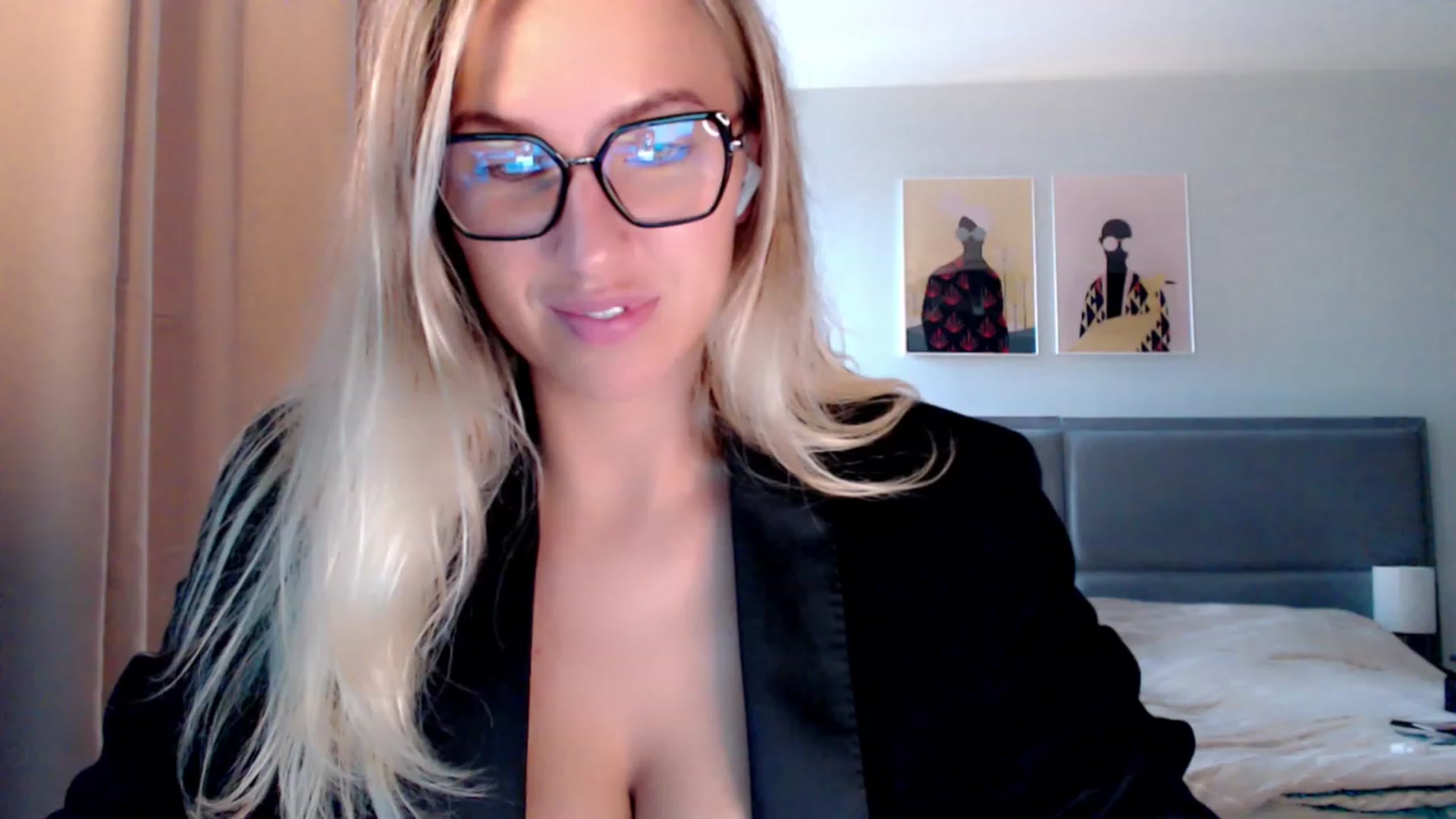 Gallery image thumbnail from VivicaCoke's myfreecams stream on, 09/02/2023, 13:03 image 11 of 20