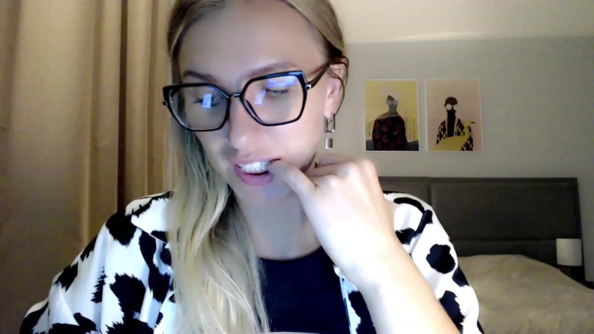 Gallery image thumbnail from VivicaCoke's myfreecams stream on, 09/04/2023, 18:43 image 2 of 20