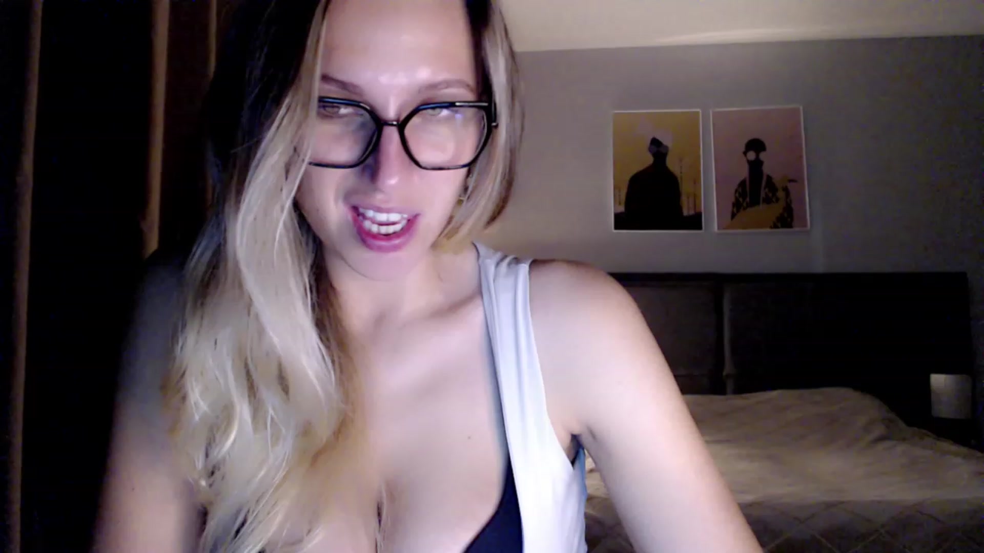 Gallery image thumbnail from VivicaCoke's myfreecams stream on, 10/16/2023, 19:00 image 19 of 20