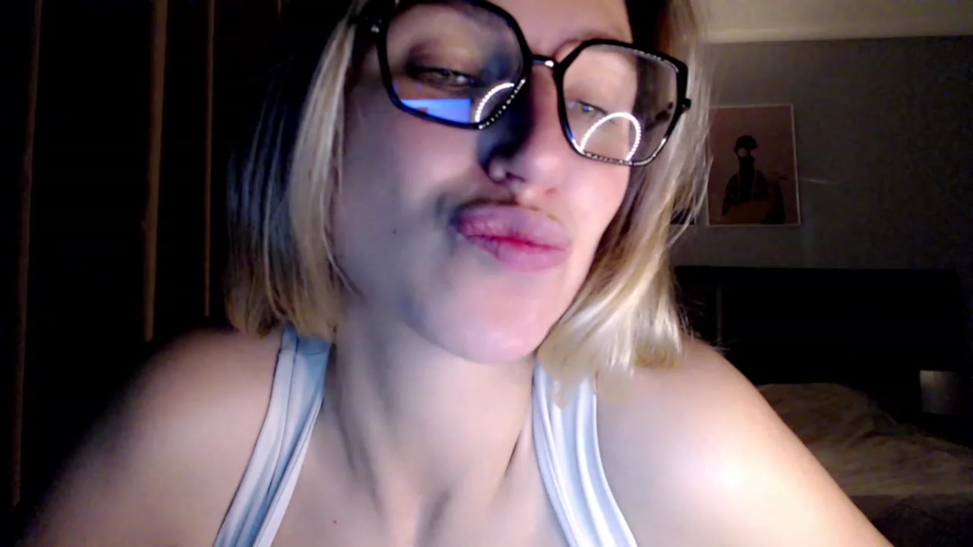 Gallery image thumbnail from VivicaCoke's myfreecams stream on, 10/16/2023, 19:00 image 16 of 20