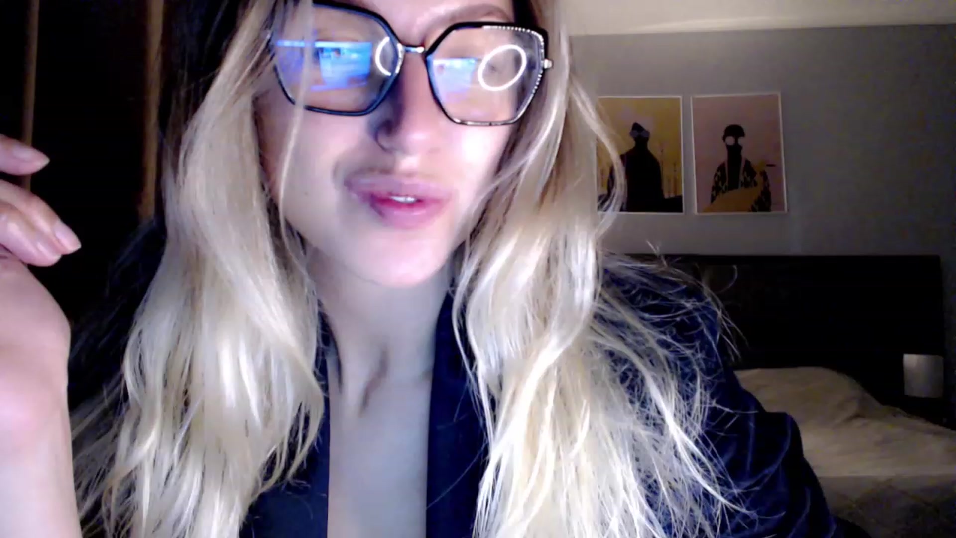 Gallery image thumbnail from VivicaCoke's myfreecams stream on, 10/16/2023, 19:00 image 2 of 20