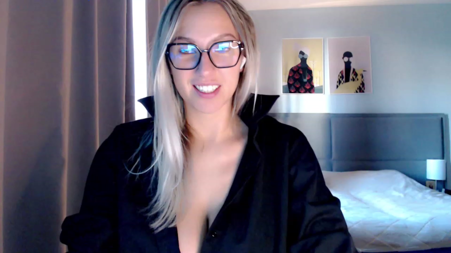 Gallery image thumbnail from VivicaCoke's myfreecams stream on, 10/21/2023, 12:39 image 8 of 20
