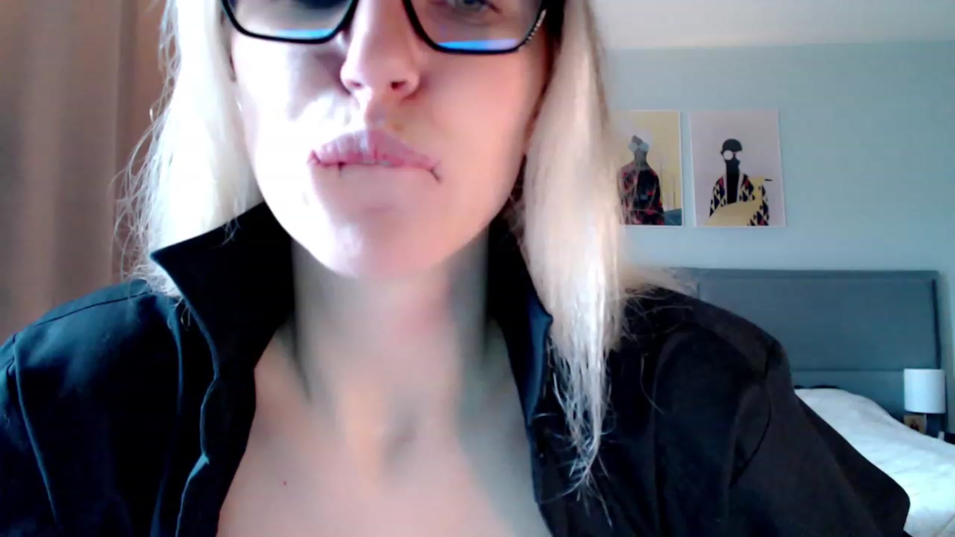 Gallery image thumbnail from VivicaCoke's myfreecams stream on, 10/22/2023, 08:52 image 16 of 20