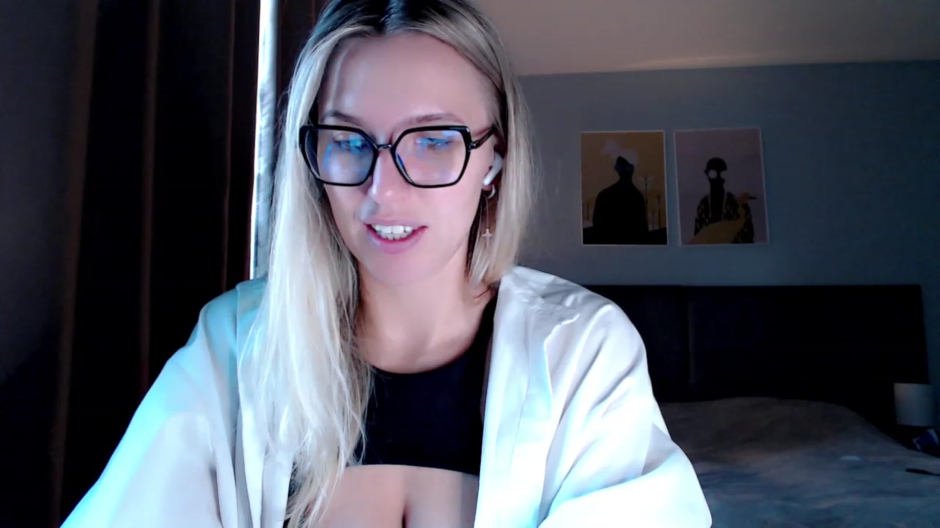 Gallery image thumbnail from VivicaCoke's myfreecams stream on, 11/17/2023, 10:31 image 10 of 20