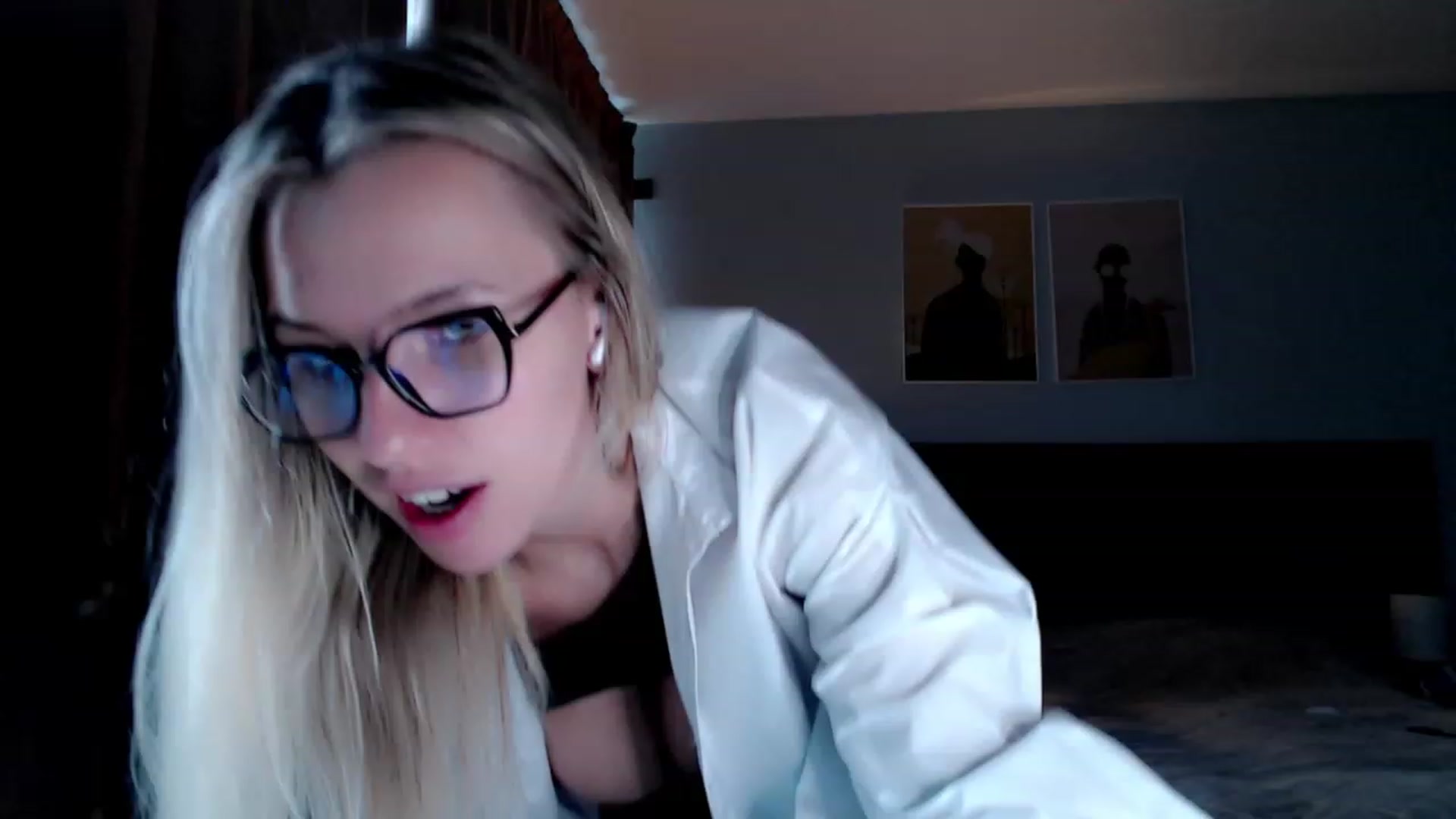 Gallery image thumbnail from VivicaCoke's myfreecams stream on, 11/17/2023, 10:31 image 19 of 20