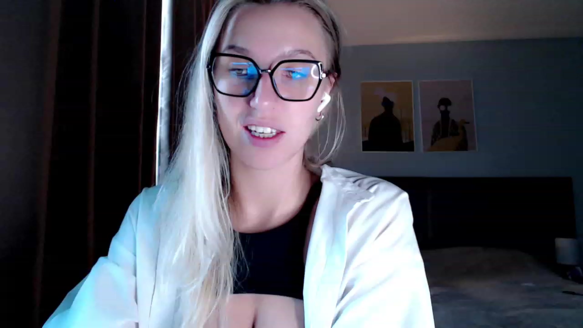 Gallery image thumbnail from VivicaCoke's myfreecams stream on, 11/17/2023, 10:31 image 16 of 20