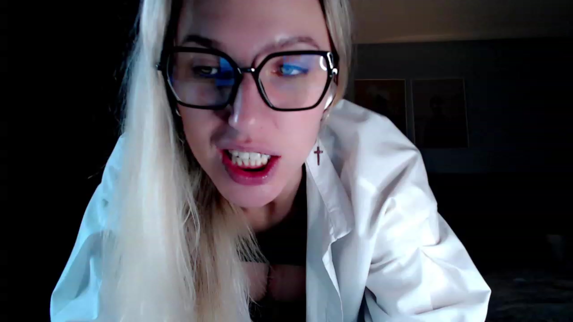 Gallery image thumbnail from VivicaCoke's myfreecams stream on, 11/17/2023, 10:31 image 15 of 20