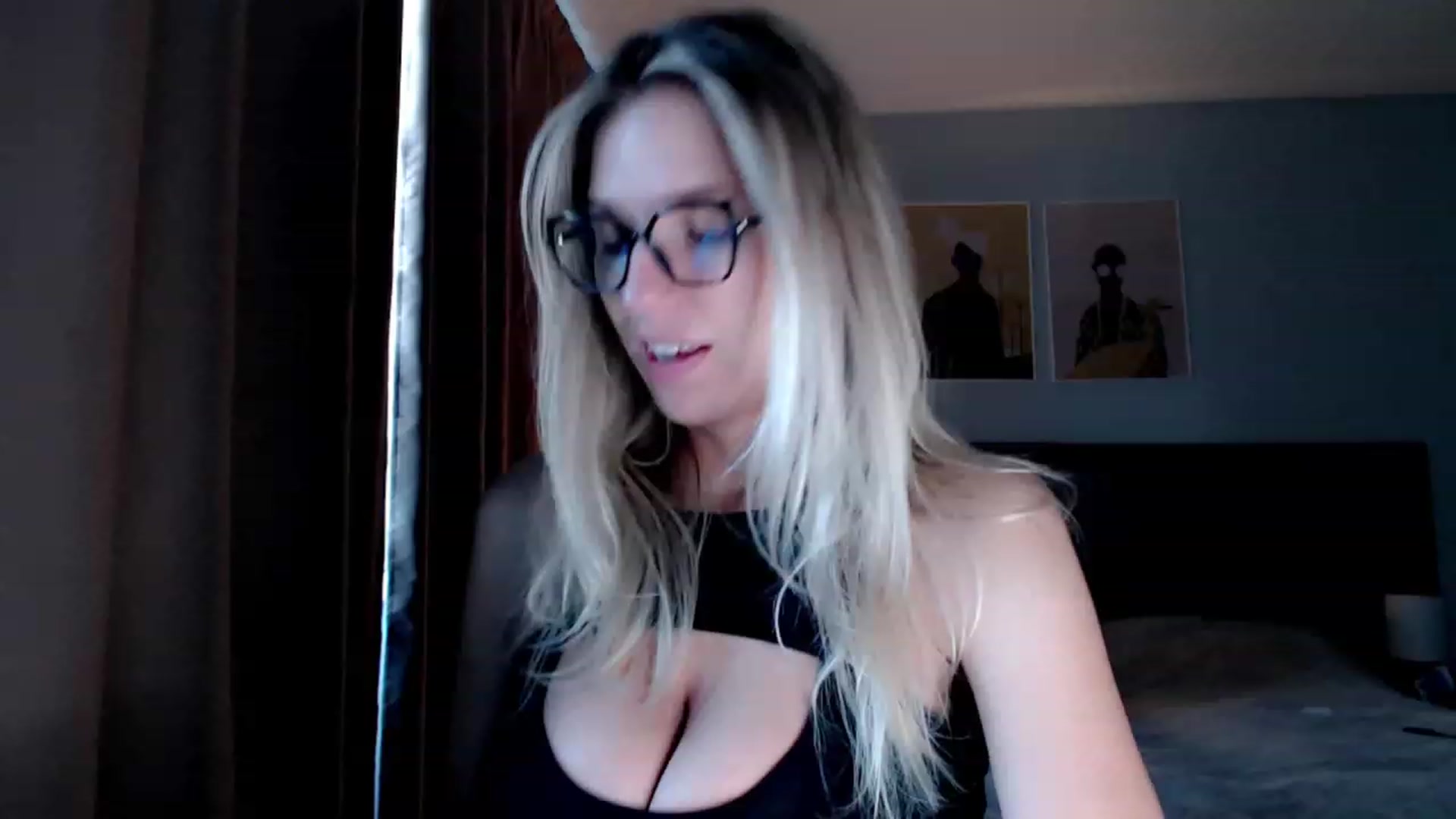 Gallery image thumbnail from VivicaCoke's myfreecams stream on, 11/17/2023, 10:31 image 3 of 20