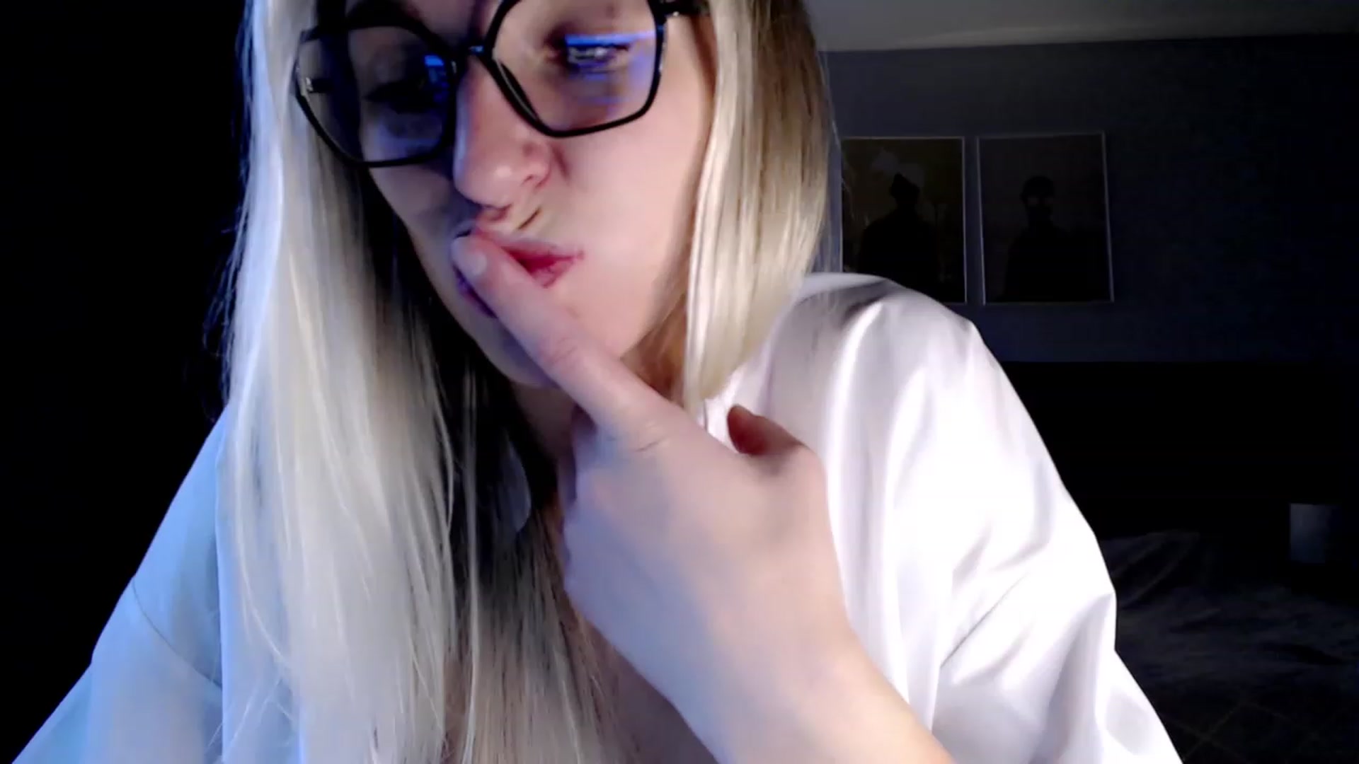 Gallery image thumbnail from VivicaCoke's myfreecams stream on, 11/20/2023, 10:33 image 3 of 20