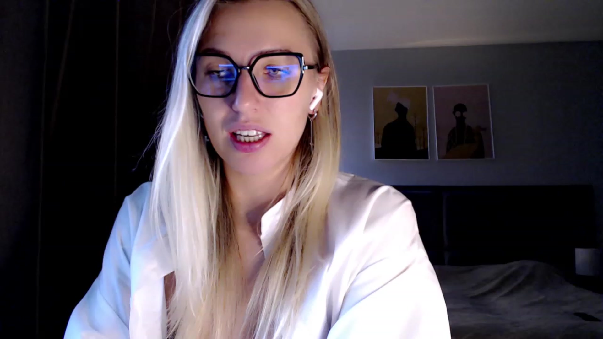 Gallery image thumbnail from VivicaCoke's myfreecams stream on, 11/20/2023, 10:33 image 9 of 20