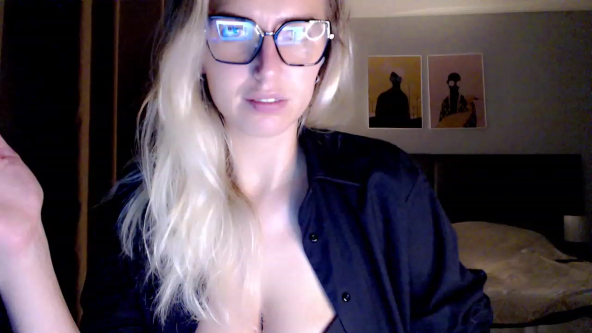 Gallery image thumbnail from VivicaCoke's myfreecams stream on, 11/23/2023, 17:58 image 6 of 20
