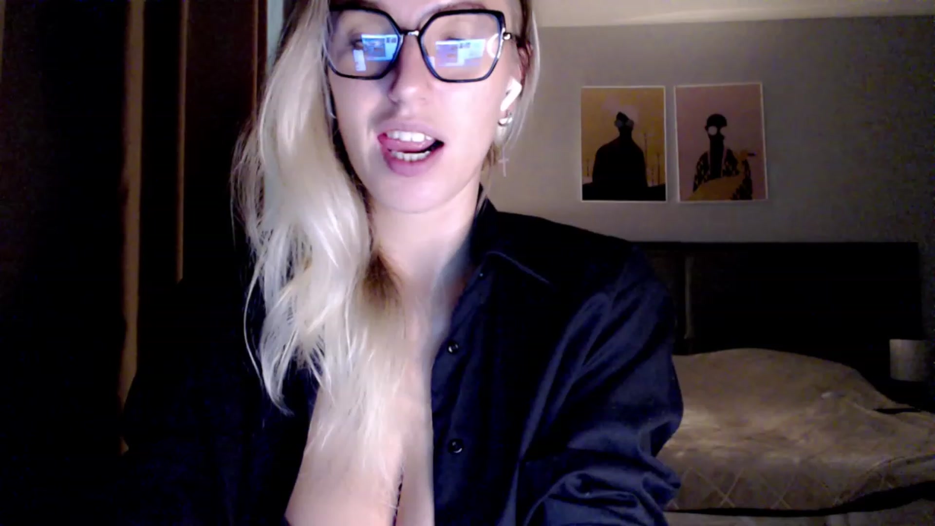 Gallery image thumbnail from VivicaCoke's myfreecams stream on, 11/23/2023, 17:58 image 4 of 20