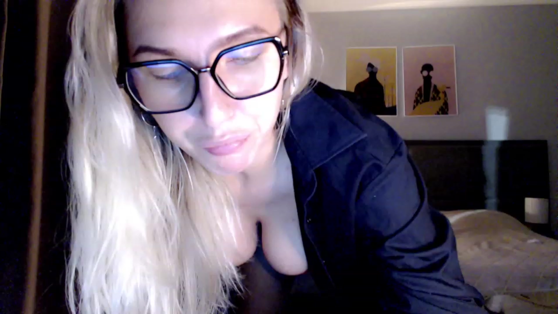 Gallery image thumbnail from VivicaCoke's myfreecams stream on, 11/26/2023, 13:25 image 13 of 20