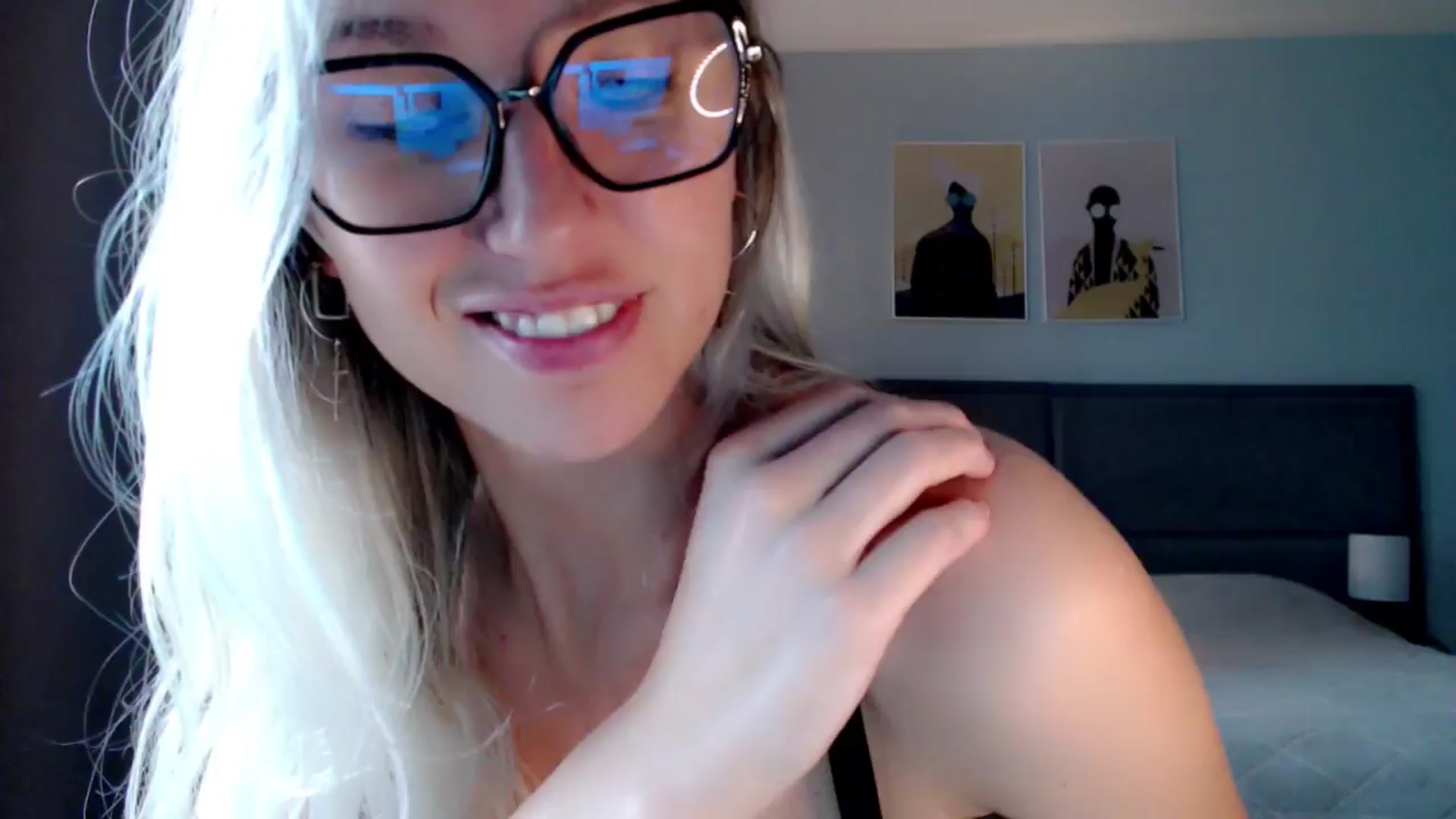 Gallery image thumbnail from VivicaCoke's myfreecams stream on, 04/06/2024, 11:53 image 16 of 20
