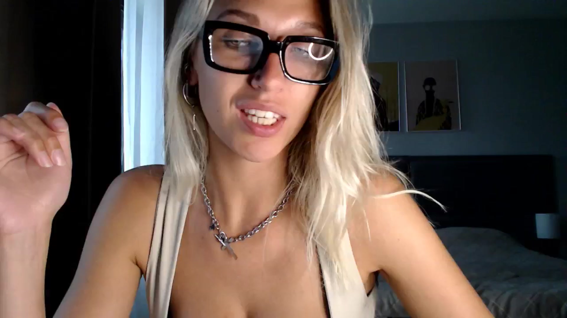 Gallery image thumbnail from VivicaCoke's myfreecams stream on, 07/30/2024, 16:51 image 4 of 20