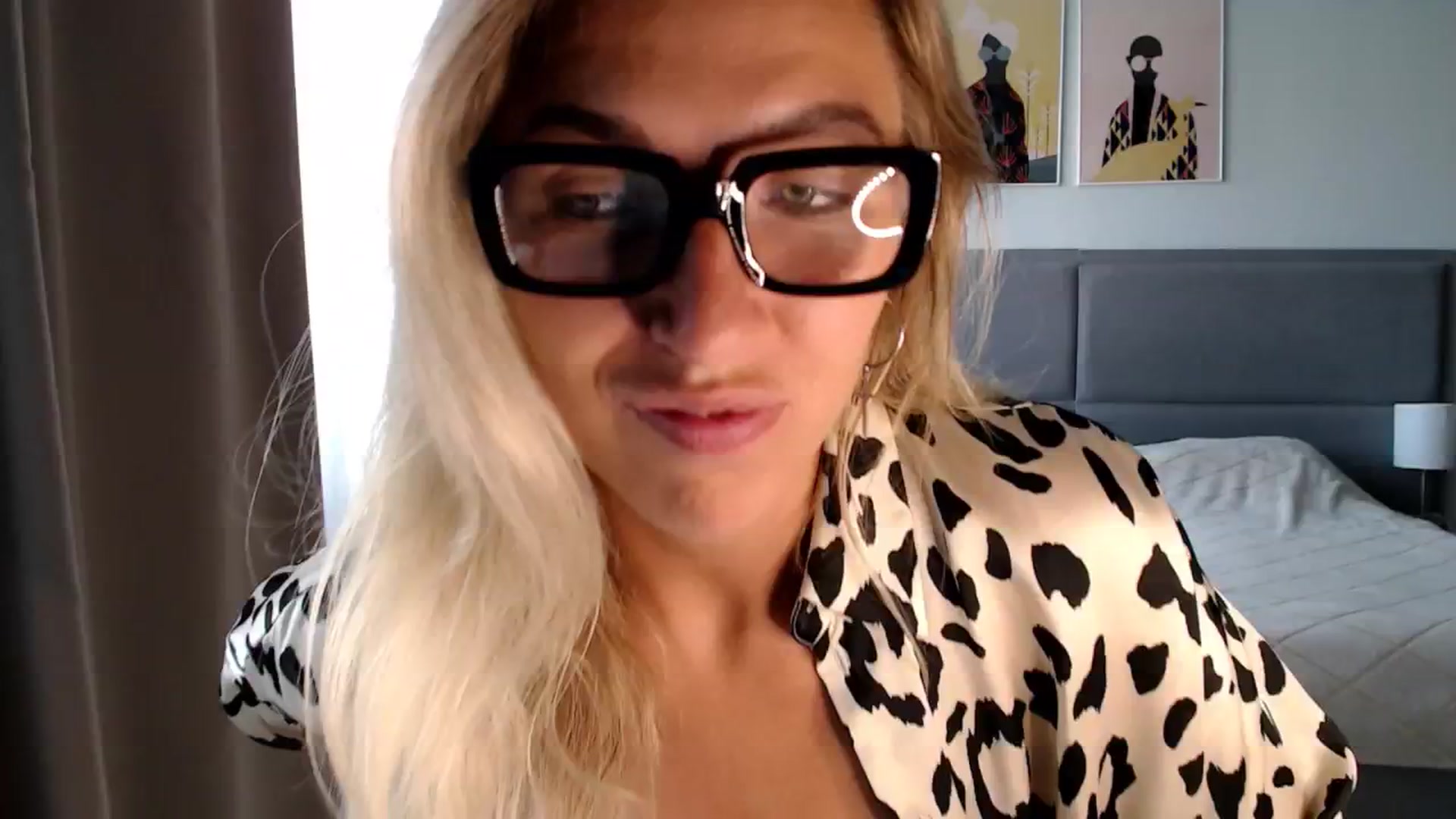 Gallery image thumbnail from VivicaCoke's myfreecams stream on, 09/15/2024, 11:01 image 16 of 20
