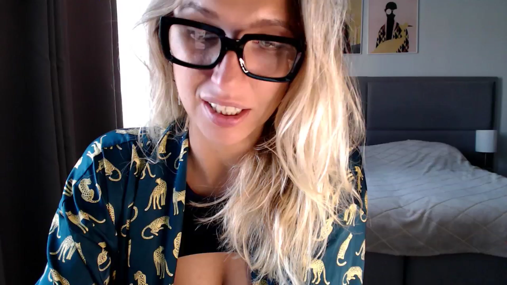 Gallery image thumbnail from VivicaCoke's myfreecams stream on, 09/25/2024, 10:30 image 12 of 20