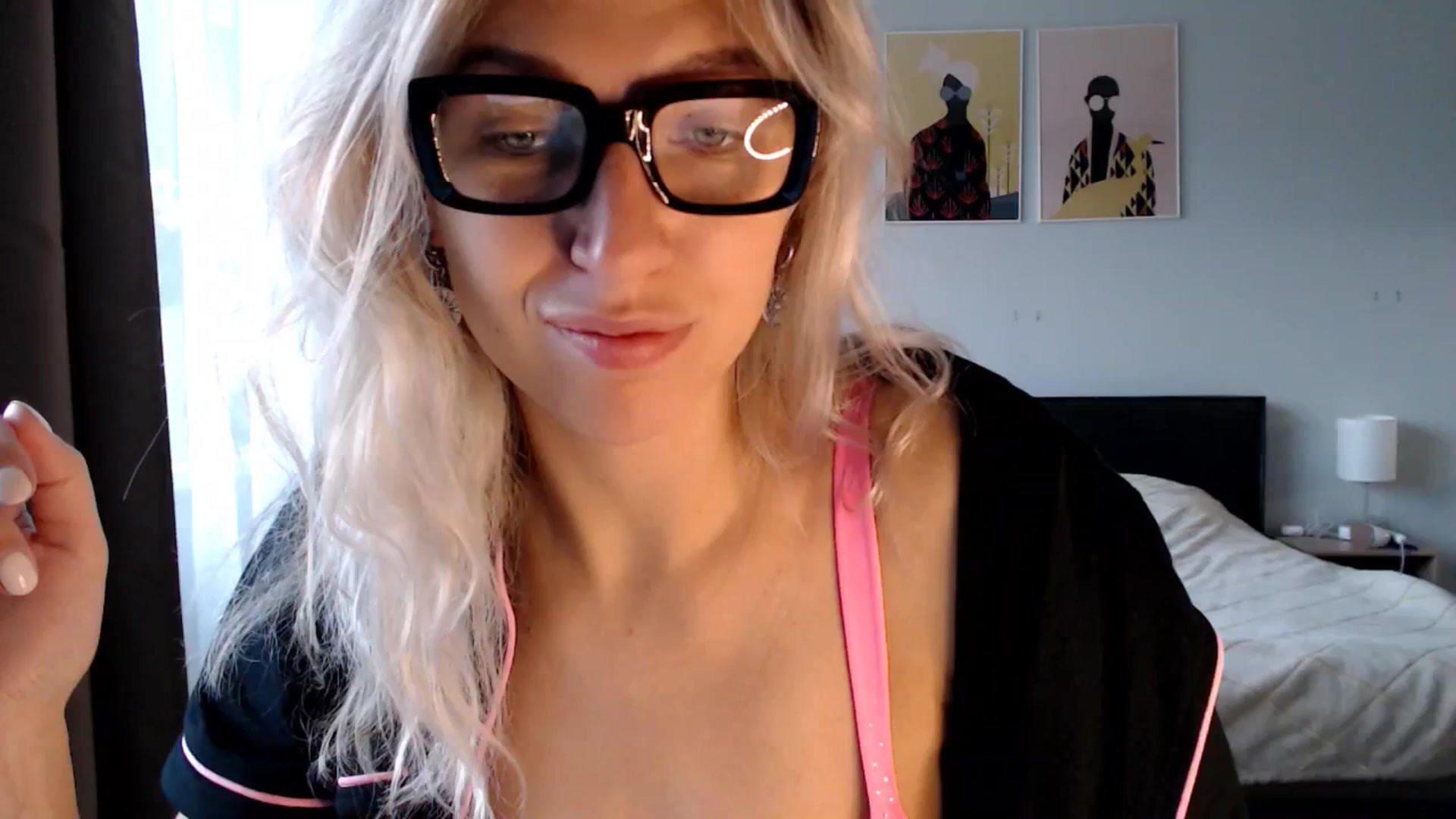 Gallery image thumbnail from VivicaCoke's myfreecams stream on, 10/28/2024, 08:01 image 12 of 20