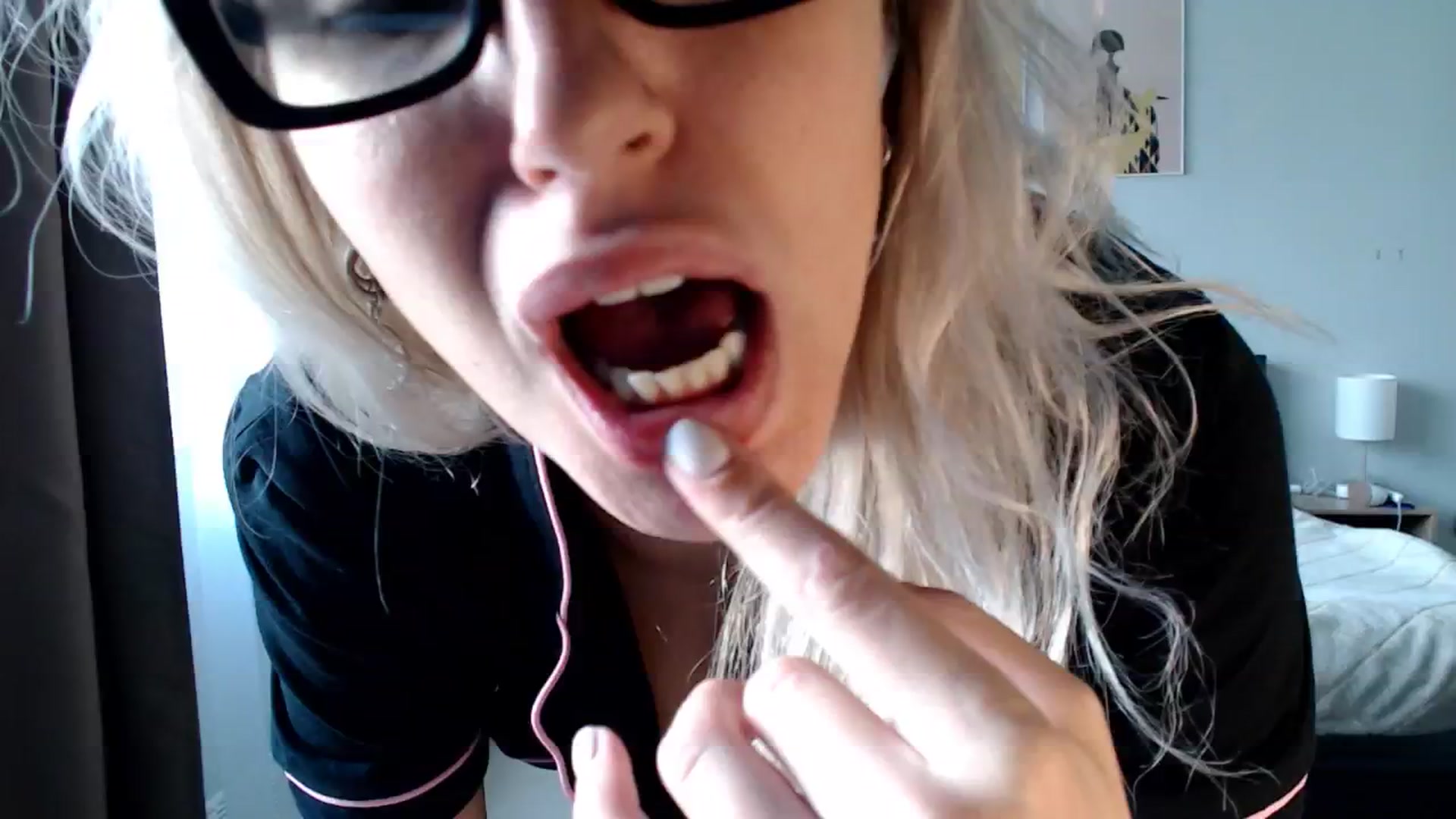 Gallery image thumbnail from VivicaCoke's myfreecams stream on, 10/28/2024, 08:38 image 14 of 20