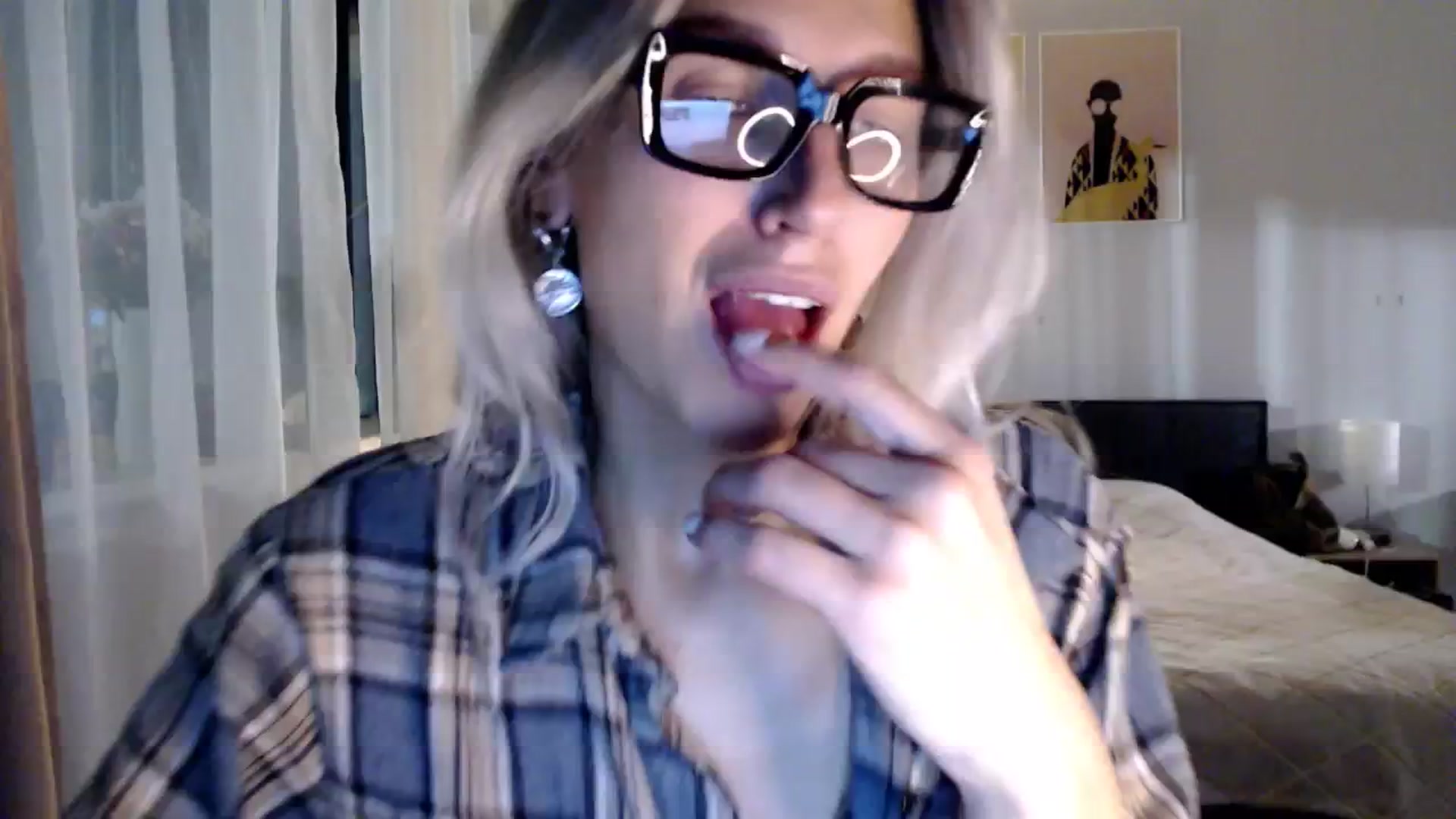 Gallery image thumbnail from VivicaCoke's myfreecams stream on, 10/29/2024, 17:24 image 16 of 20