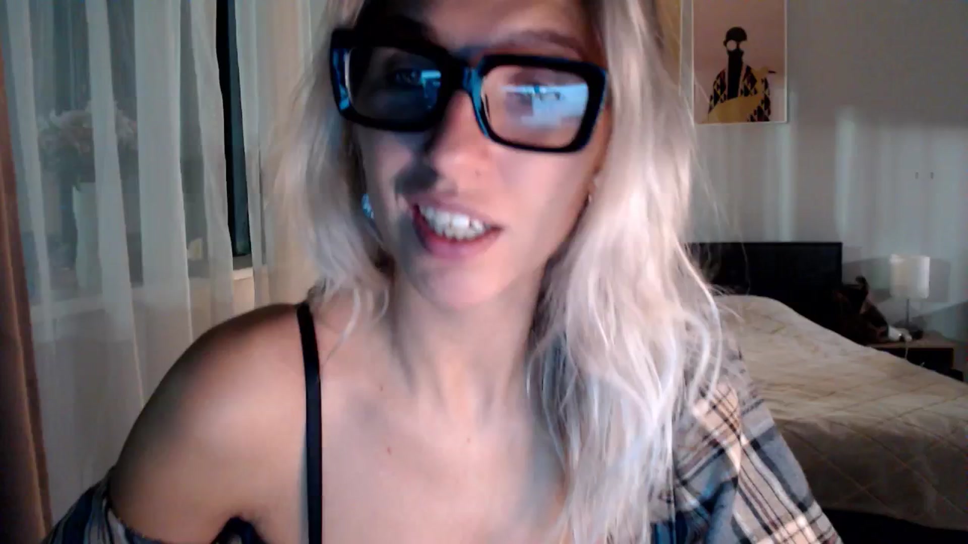 Gallery image thumbnail from VivicaCoke's myfreecams stream on, 10/29/2024, 17:24 image 3 of 20