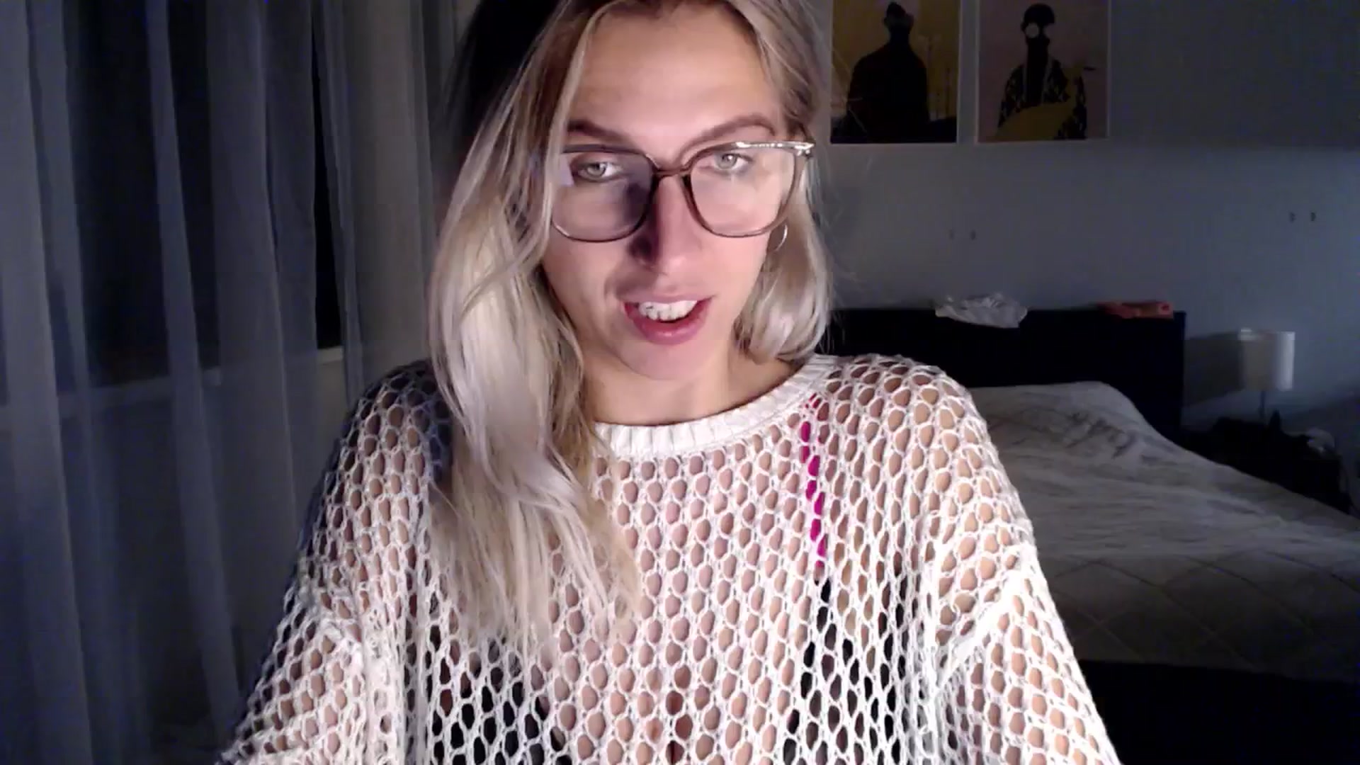 Gallery image thumbnail from VivicaCoke's myfreecams stream on, 12/16/2024, 18:08 image 19 of 20
