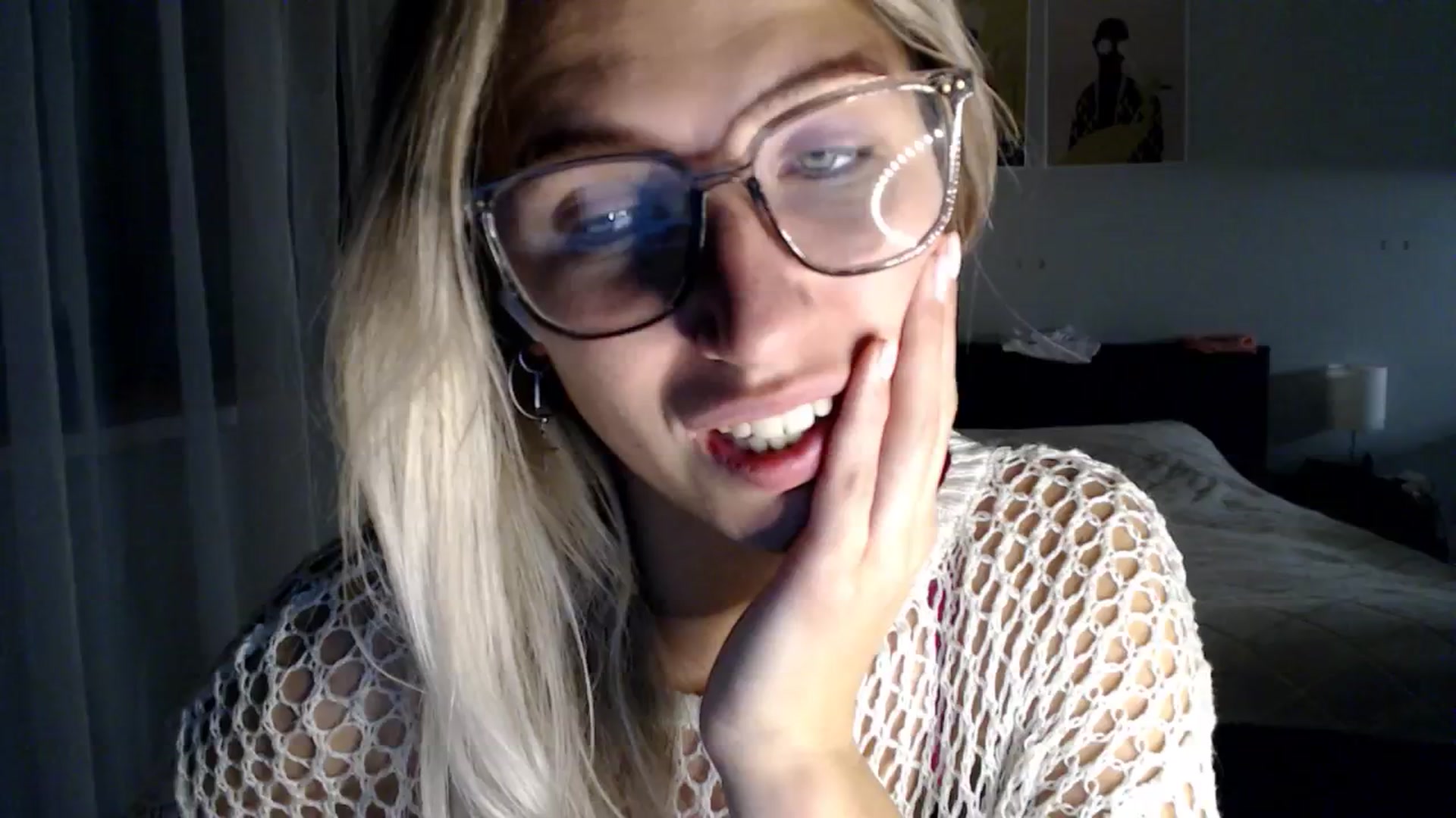 Gallery image thumbnail from VivicaCoke's myfreecams stream on, 12/16/2024, 18:08 image 16 of 20