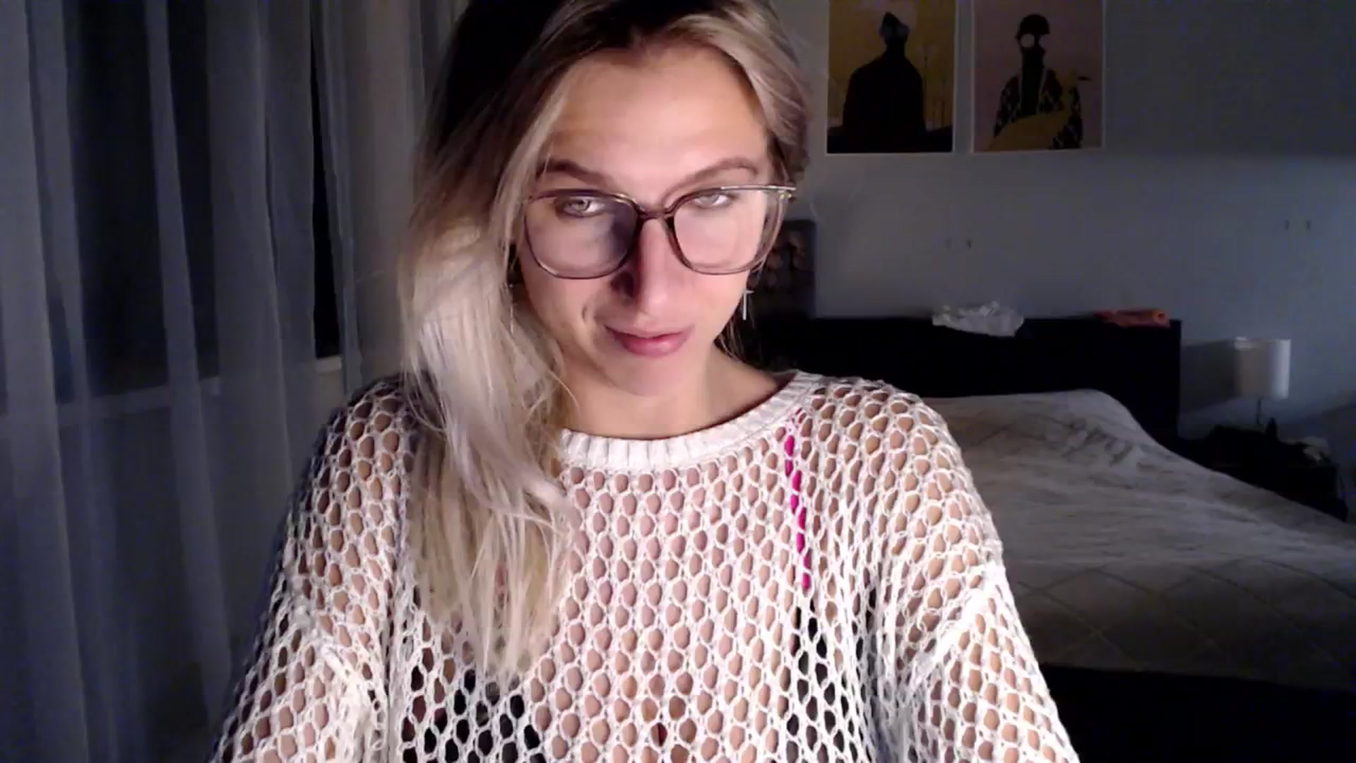 Gallery image thumbnail from VivicaCoke's myfreecams stream on, 12/16/2024, 18:08 image 17 of 20